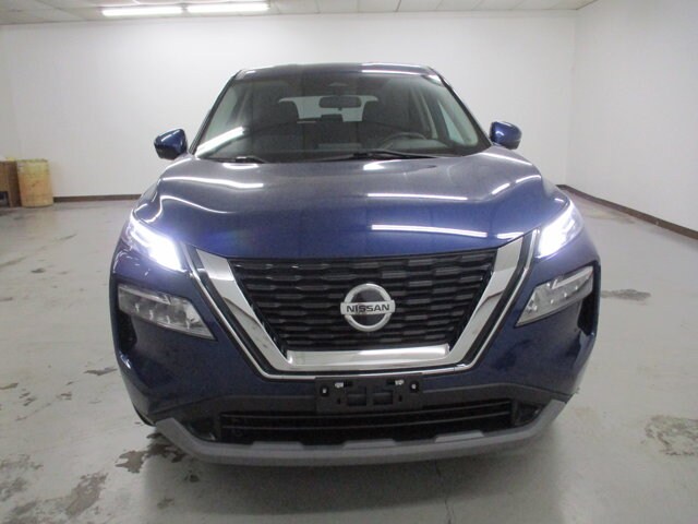 2021 Nissan Rogue SV photo 2