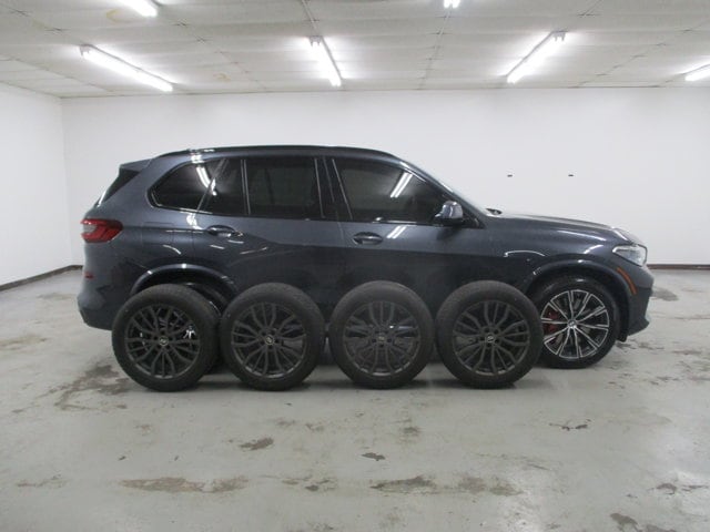 2022 BMW X5 M50i - Photo 11