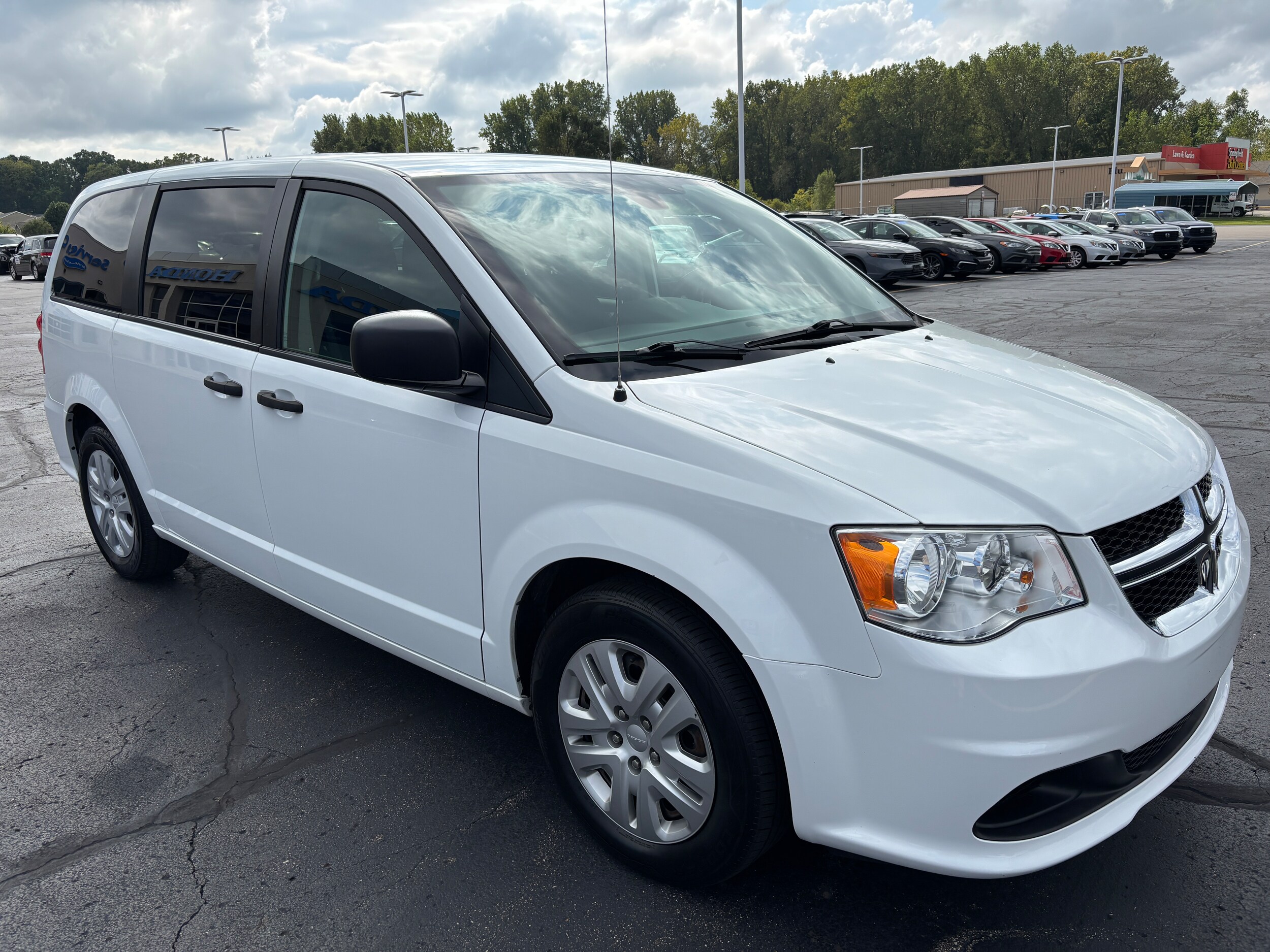2020 Dodge Grand Caravan SE photo 2