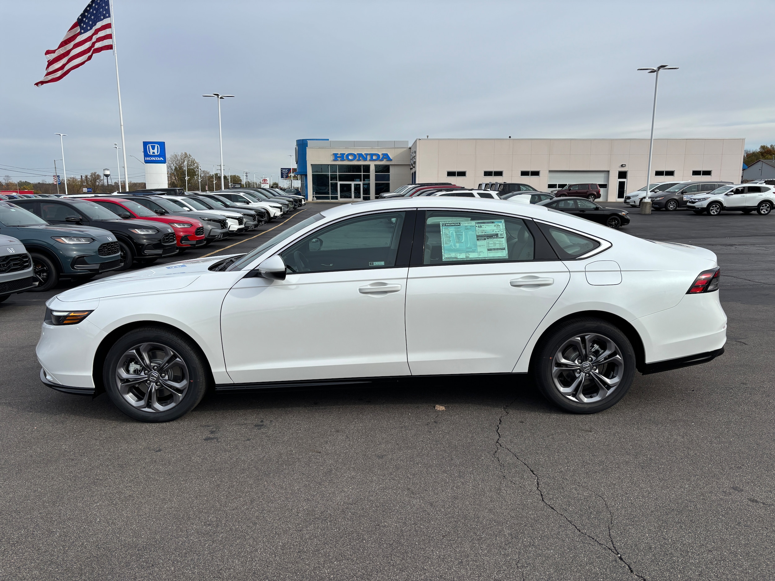 2025 Honda Accord Hybrid EX-L's photo