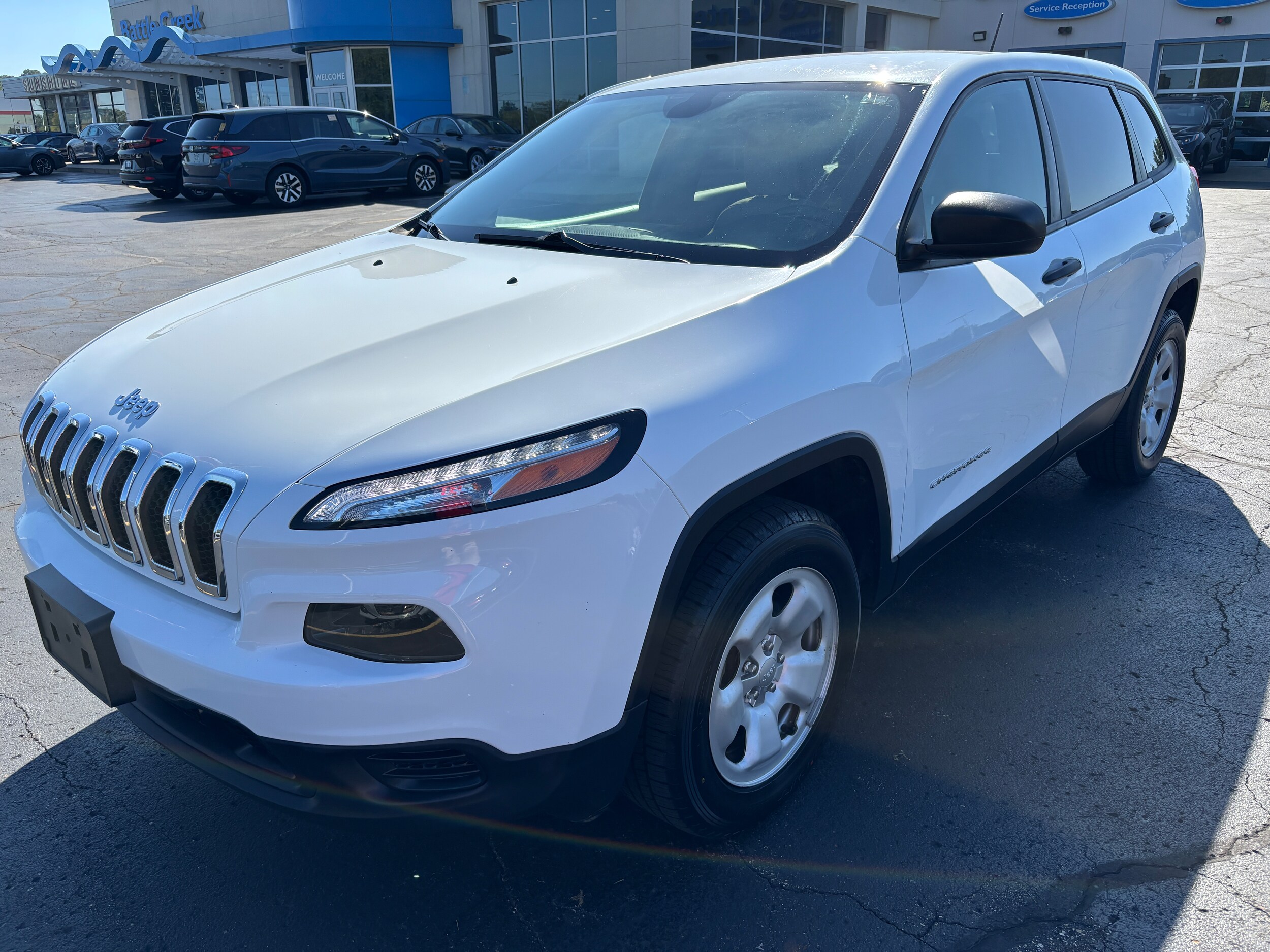 2017 Jeep Cherokee Sport photo 2