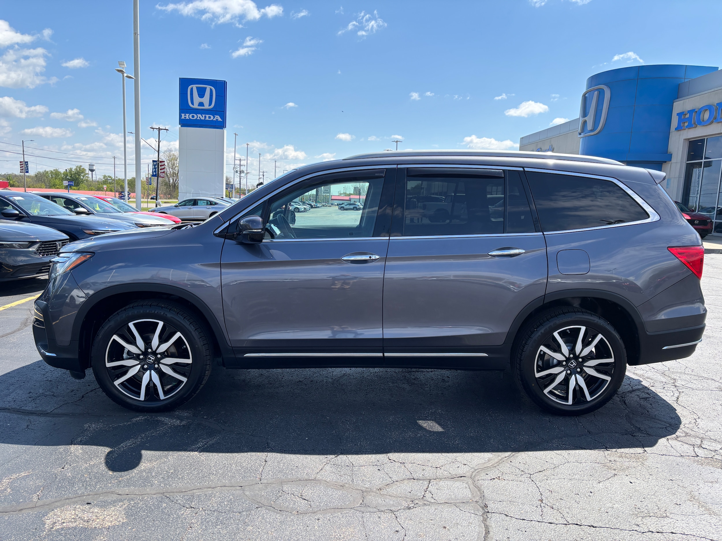 2021 Honda Pilot Touring-7 AWD's photo