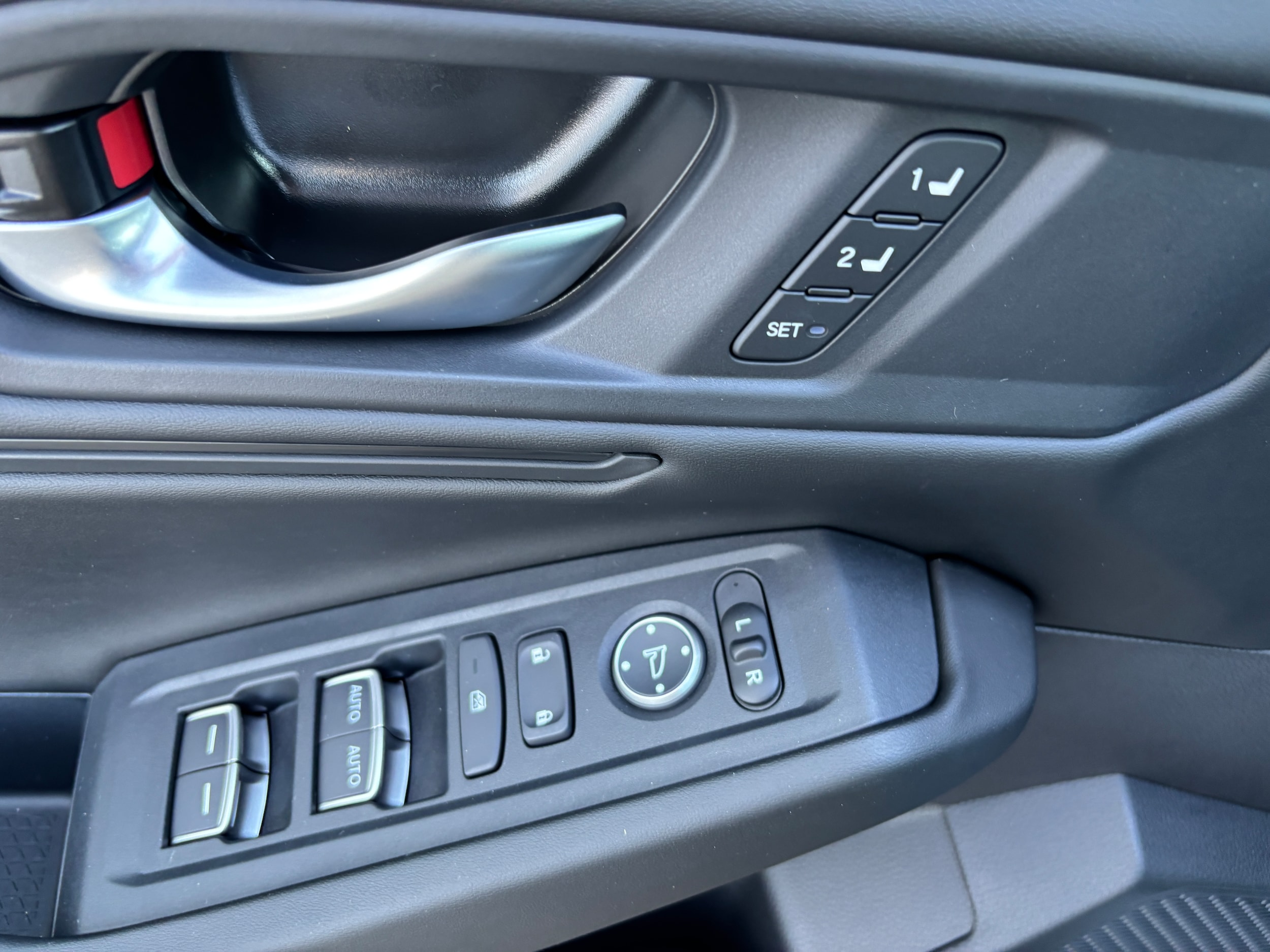 2025 Honda Accord Hybrid EX-L - Photo 16