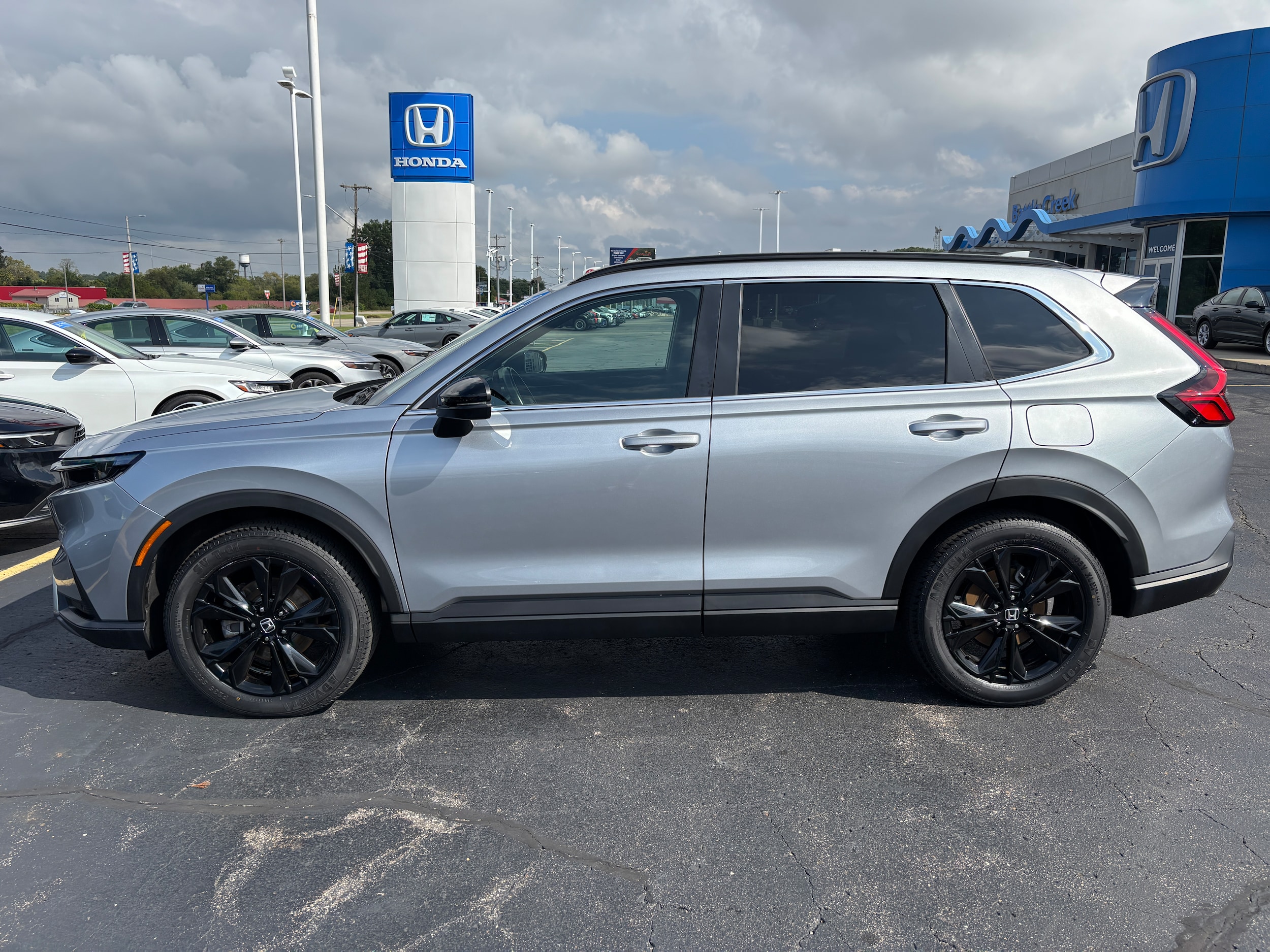 2023 Honda CR-V Sport Touring's photo