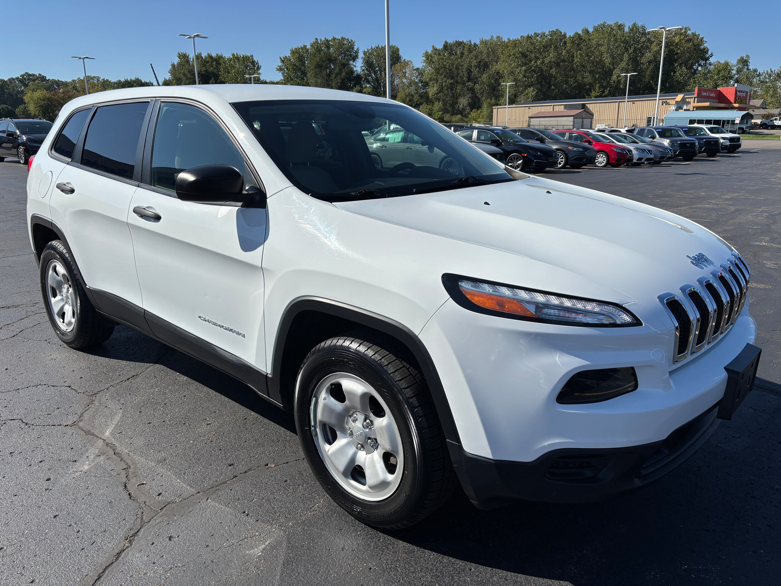 2017 Jeep Cherokee Sport photo 4