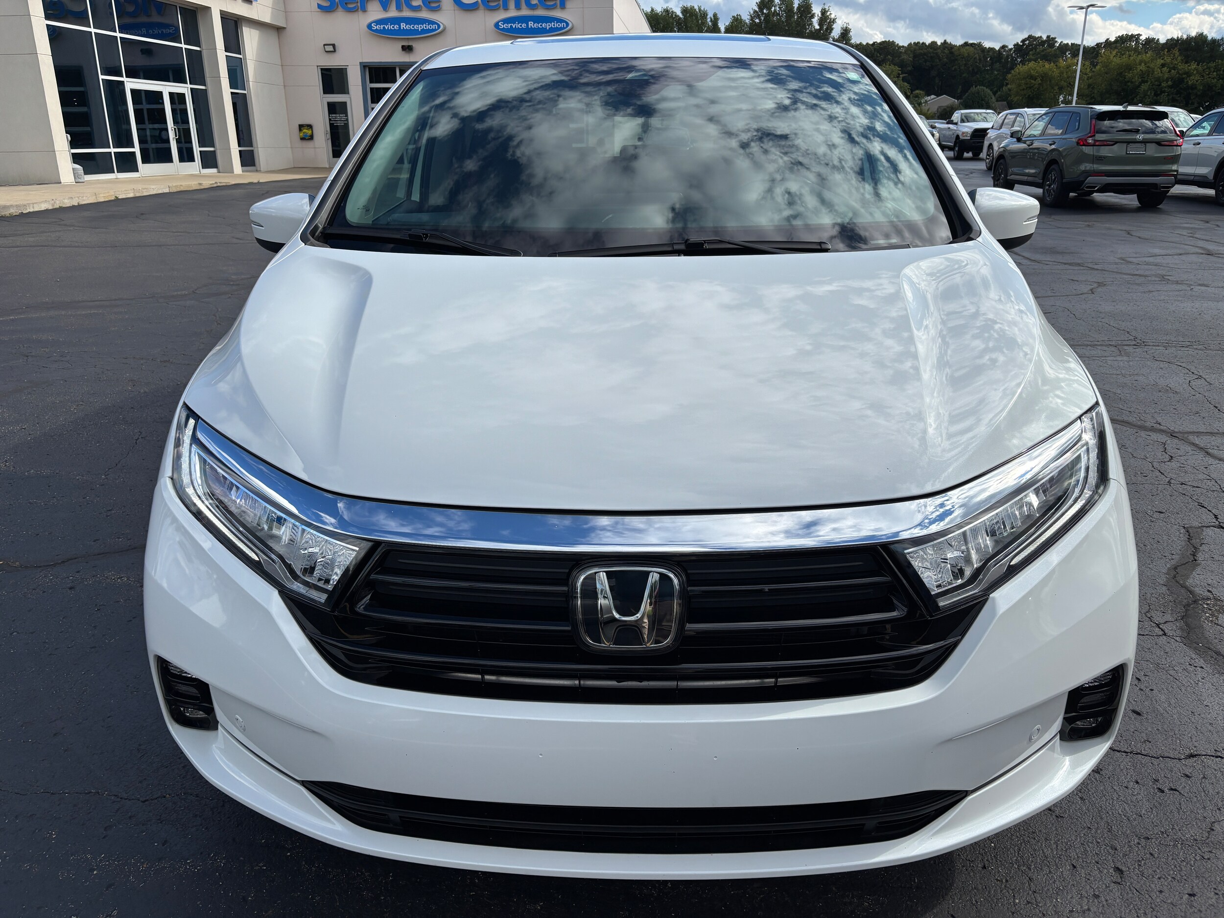 2023 Honda Odyssey Touring photo 3