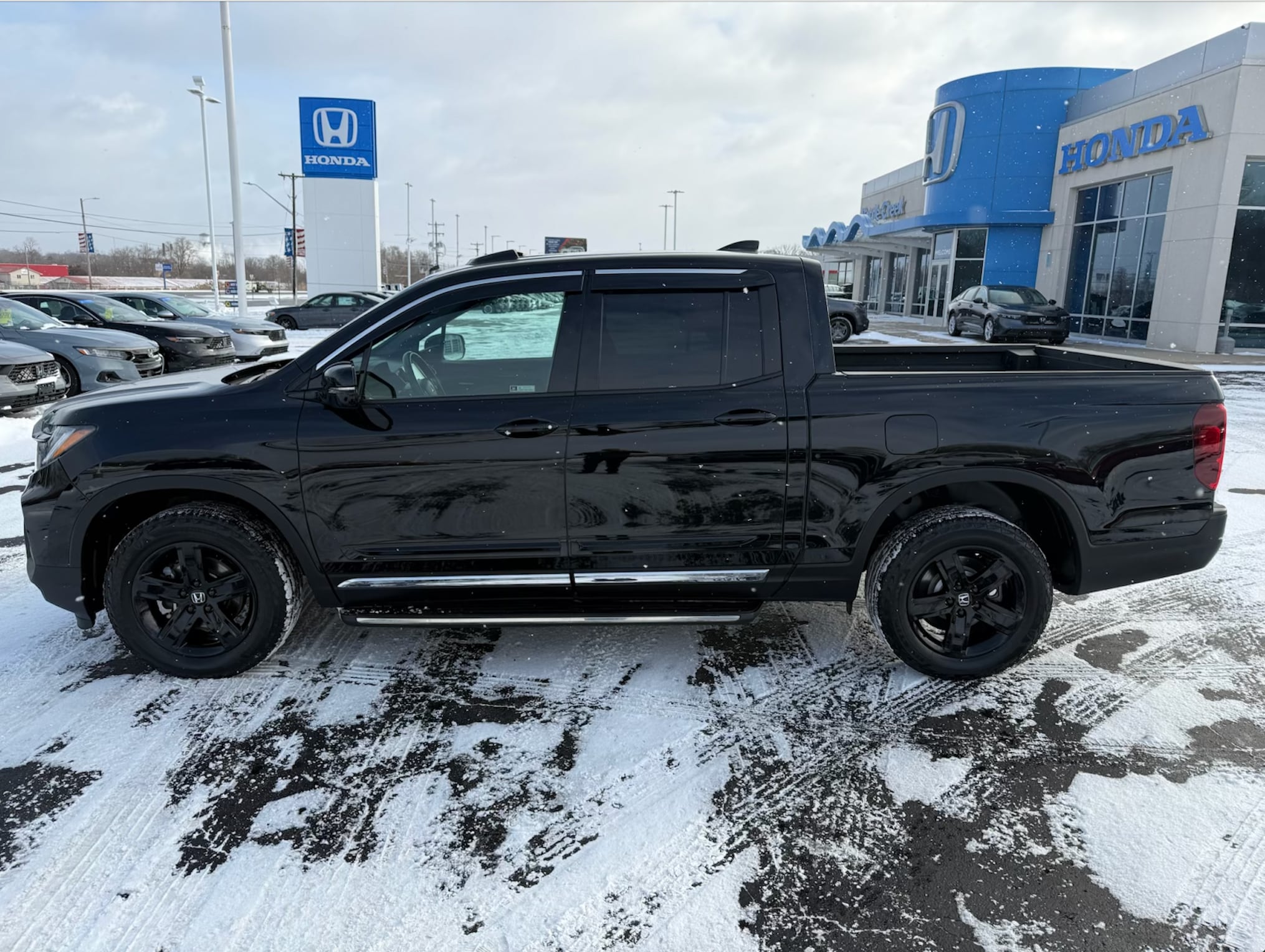 2023 Honda Ridgeline Black Edition's photo