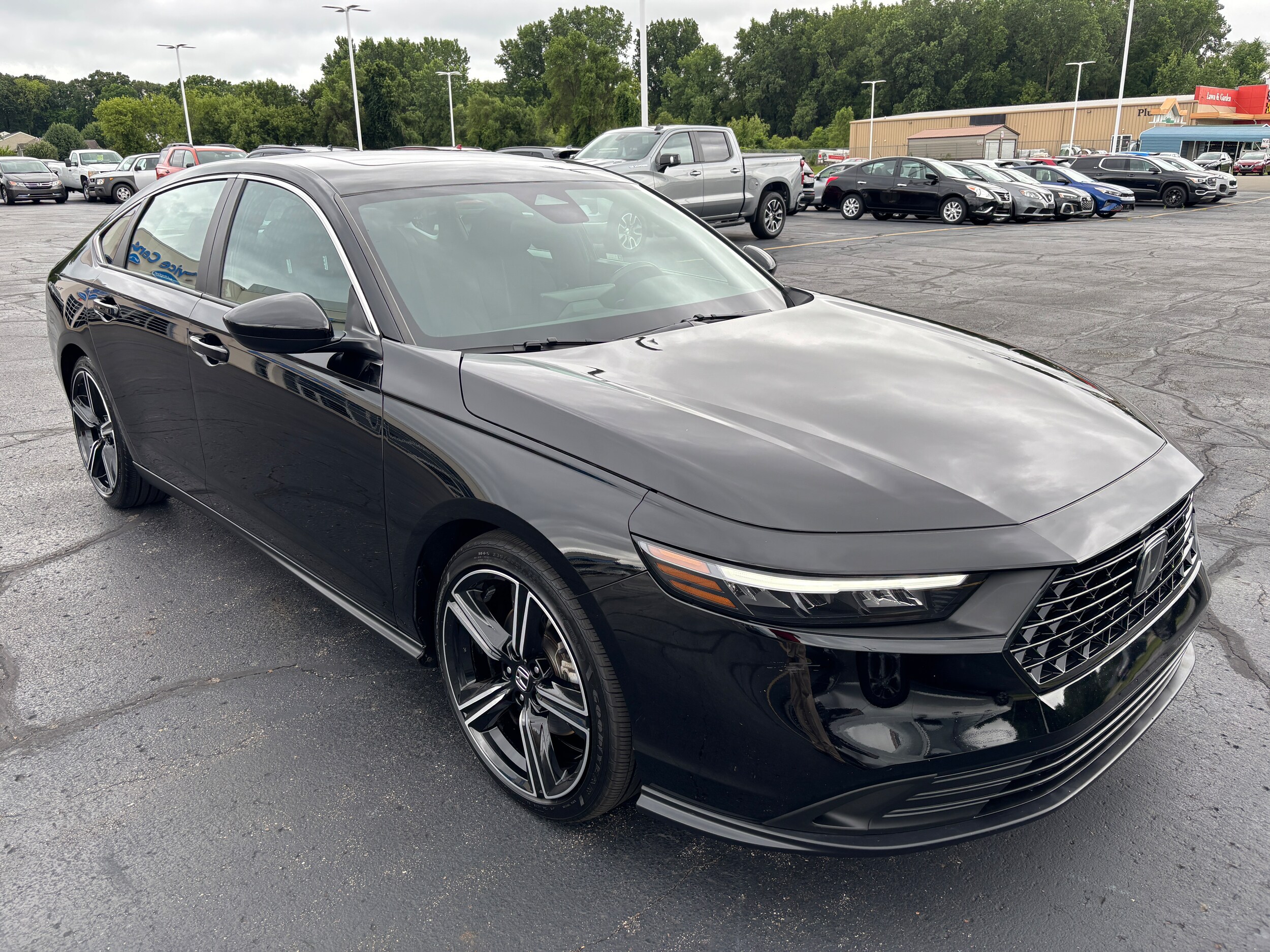 2023 Honda Accord Hybrid Sport photo 2