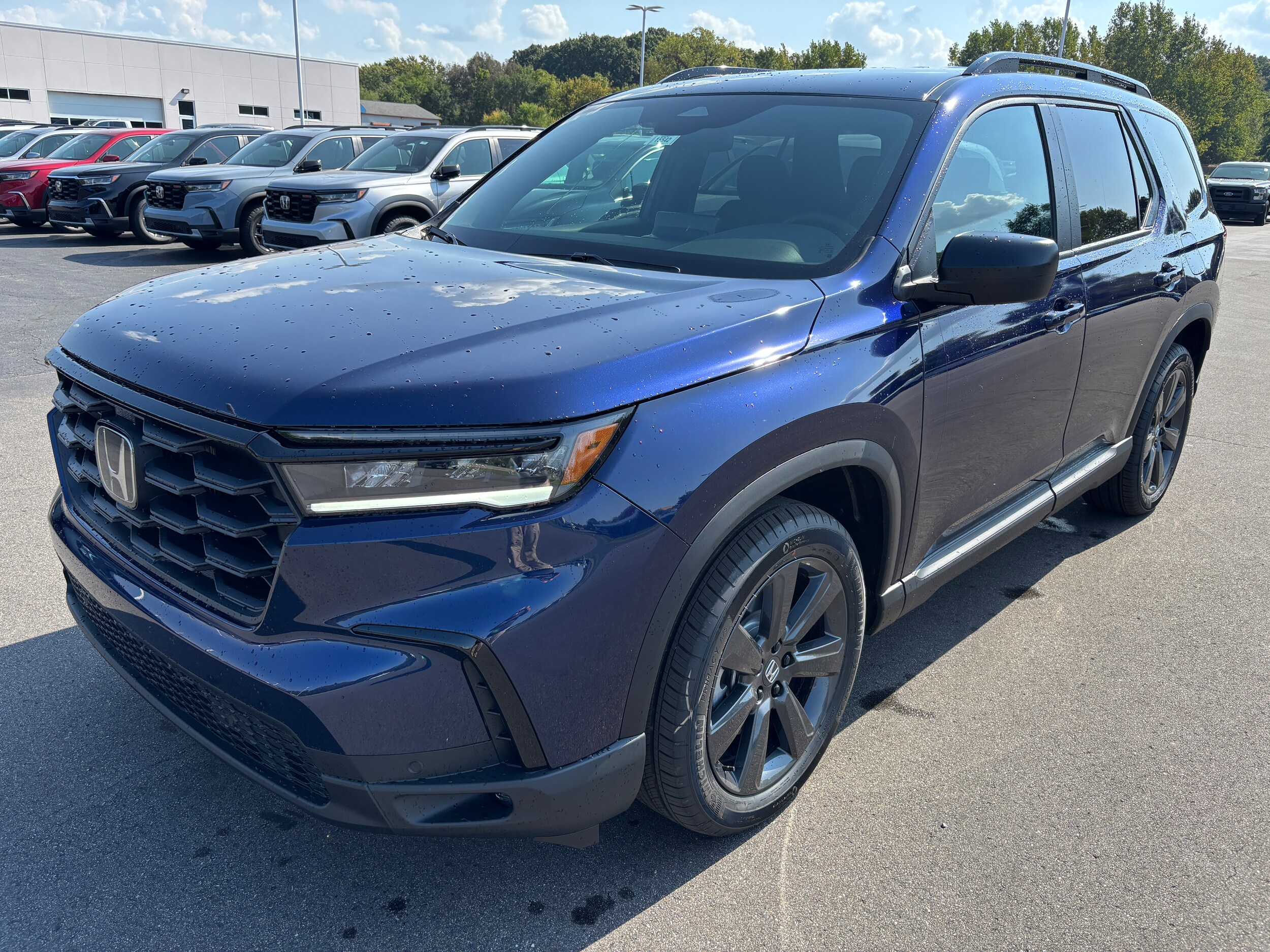 2025 Honda Pilot Sport photo 2