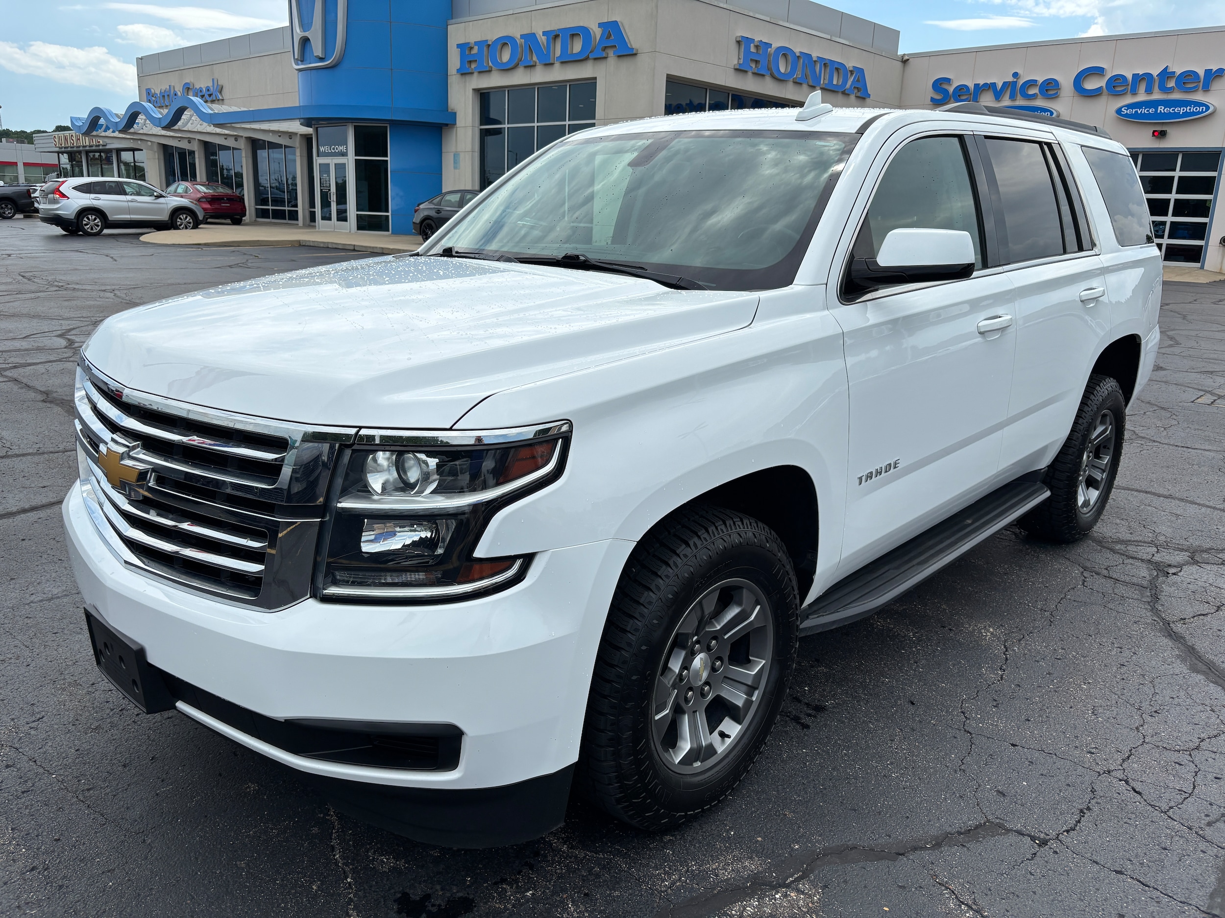 View vehicle photo 4