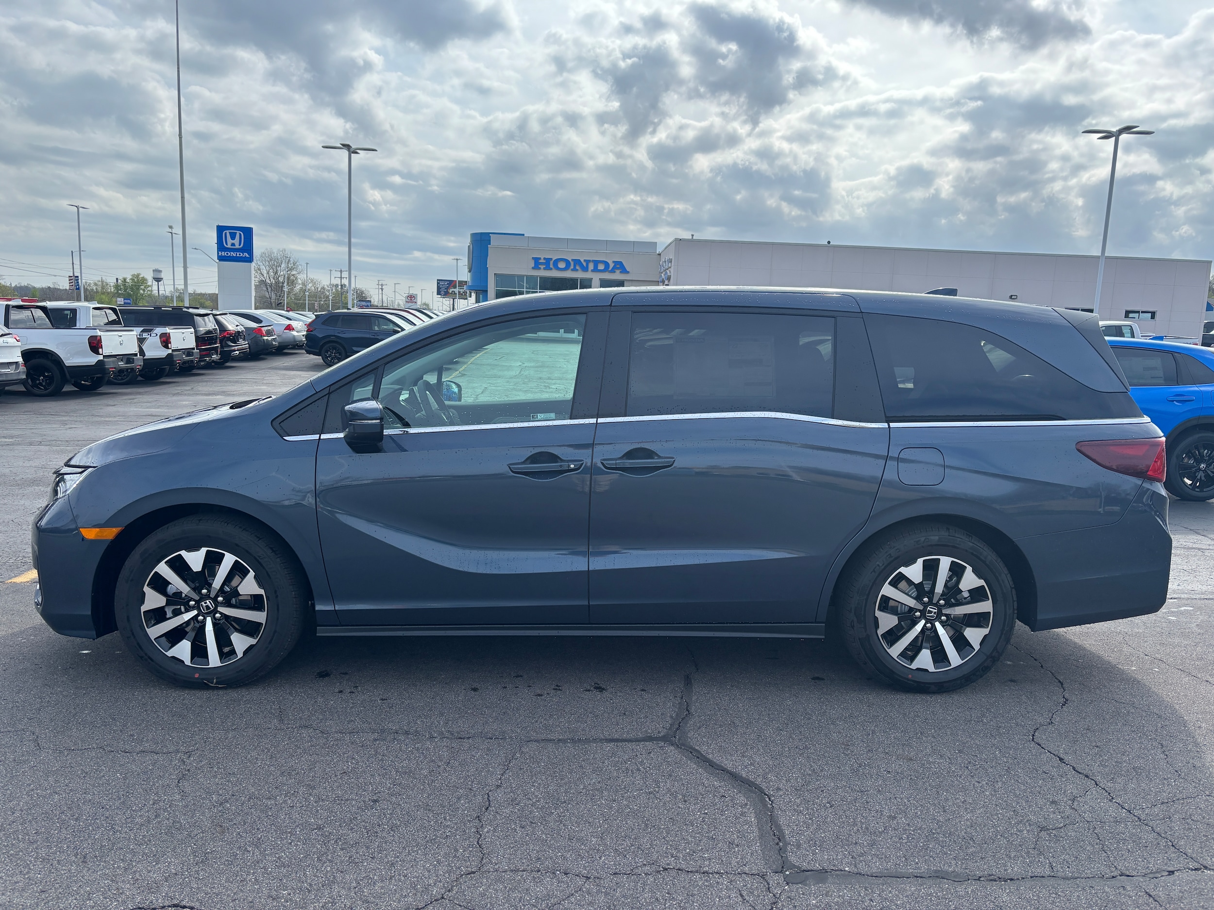 2026 Honda Odyssey EX-L's photo