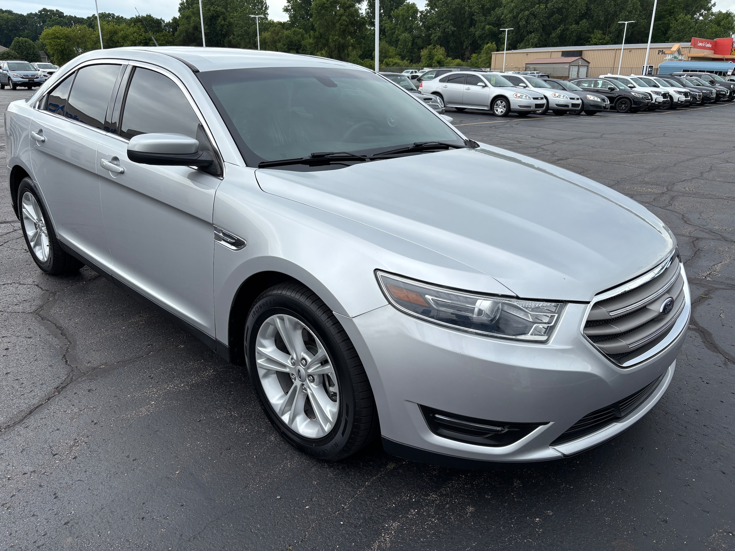 Used 2019 Ford Taurus SEL with VIN 1FAHP2H88KG111559 for sale in Springfield, MI