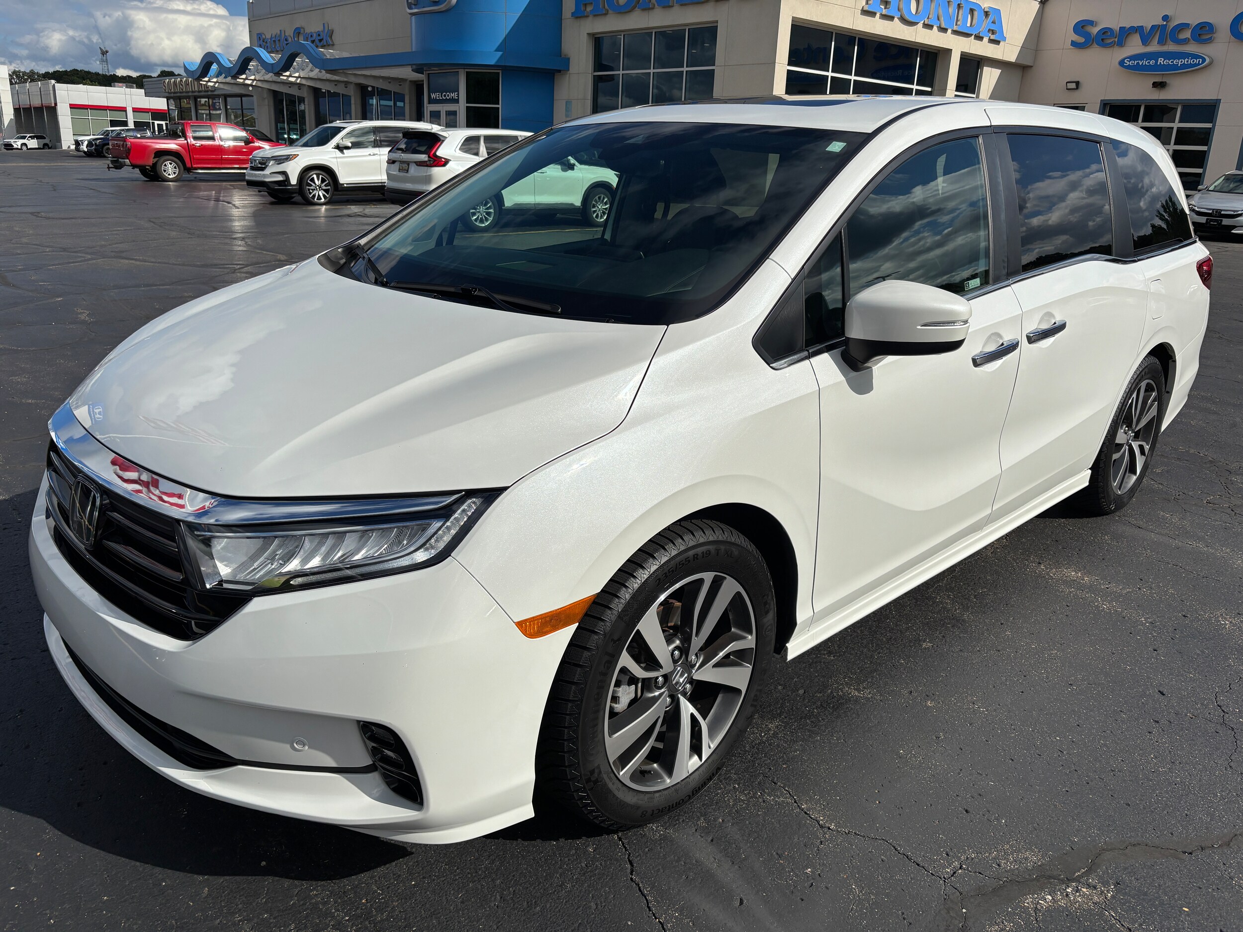 2023 Honda Odyssey Touring photo 4