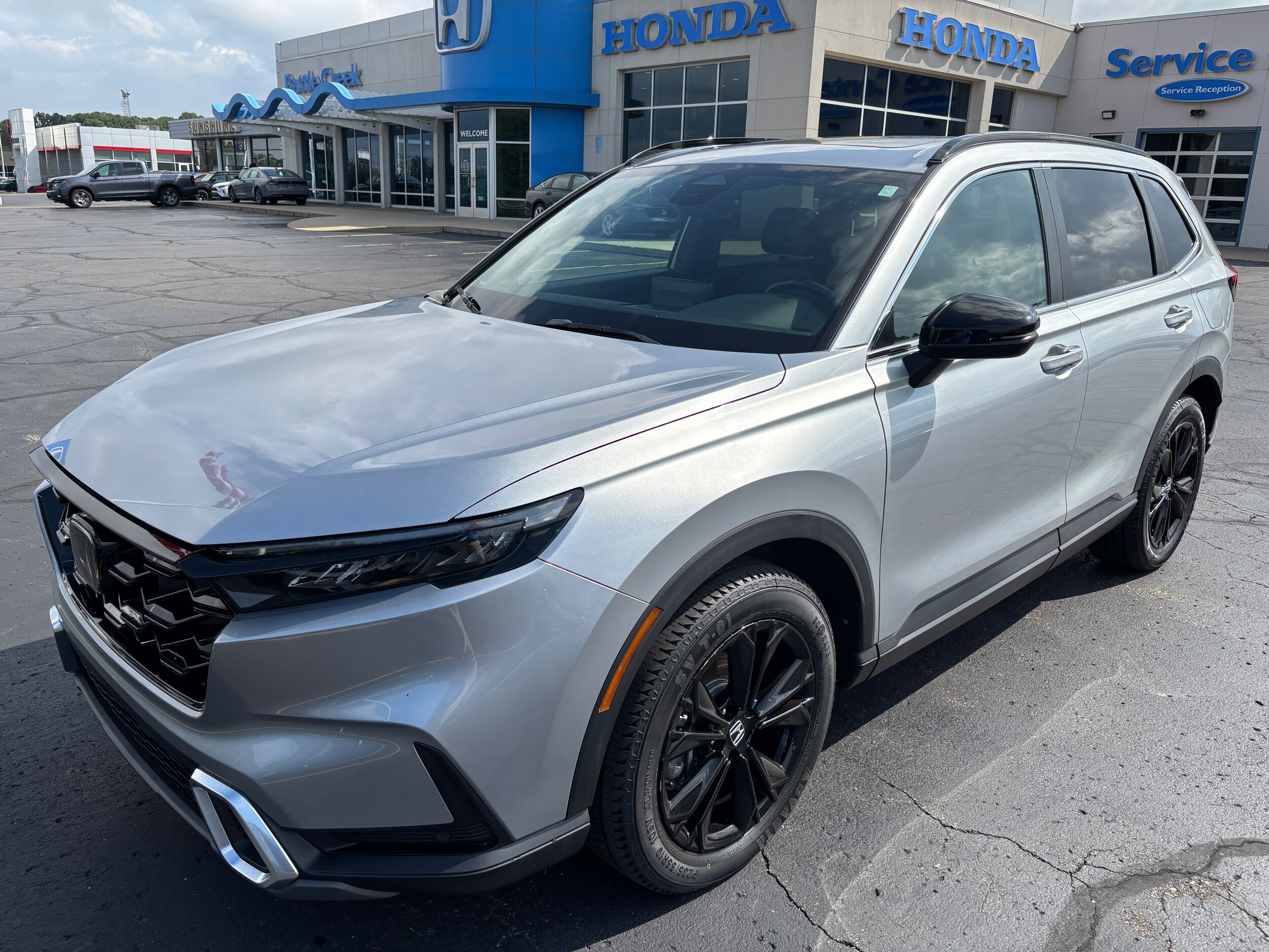 2023 Honda CR-V Hybrid Sport Touring photo 4