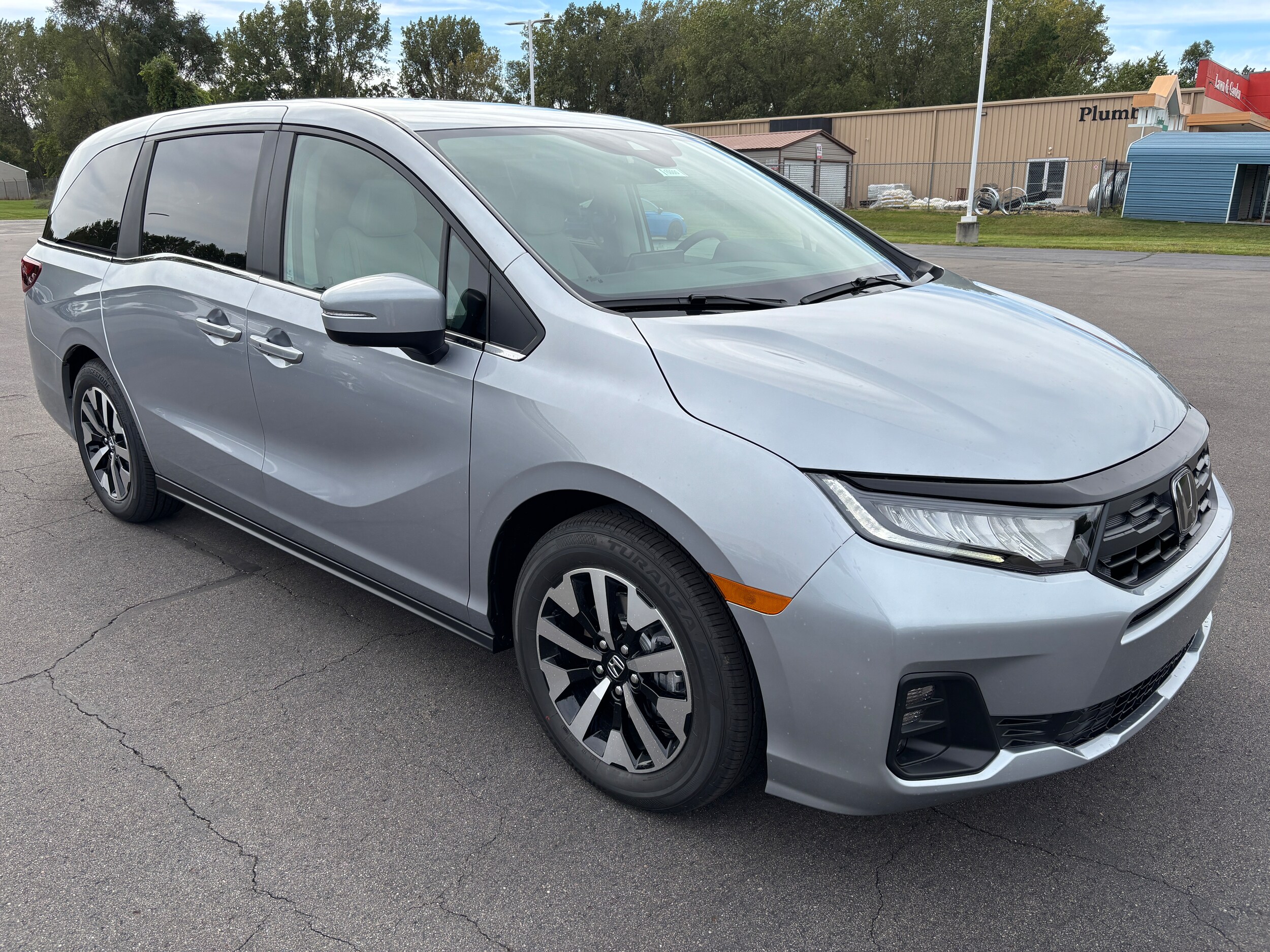 2026 Honda Odyssey EX-L photo 4