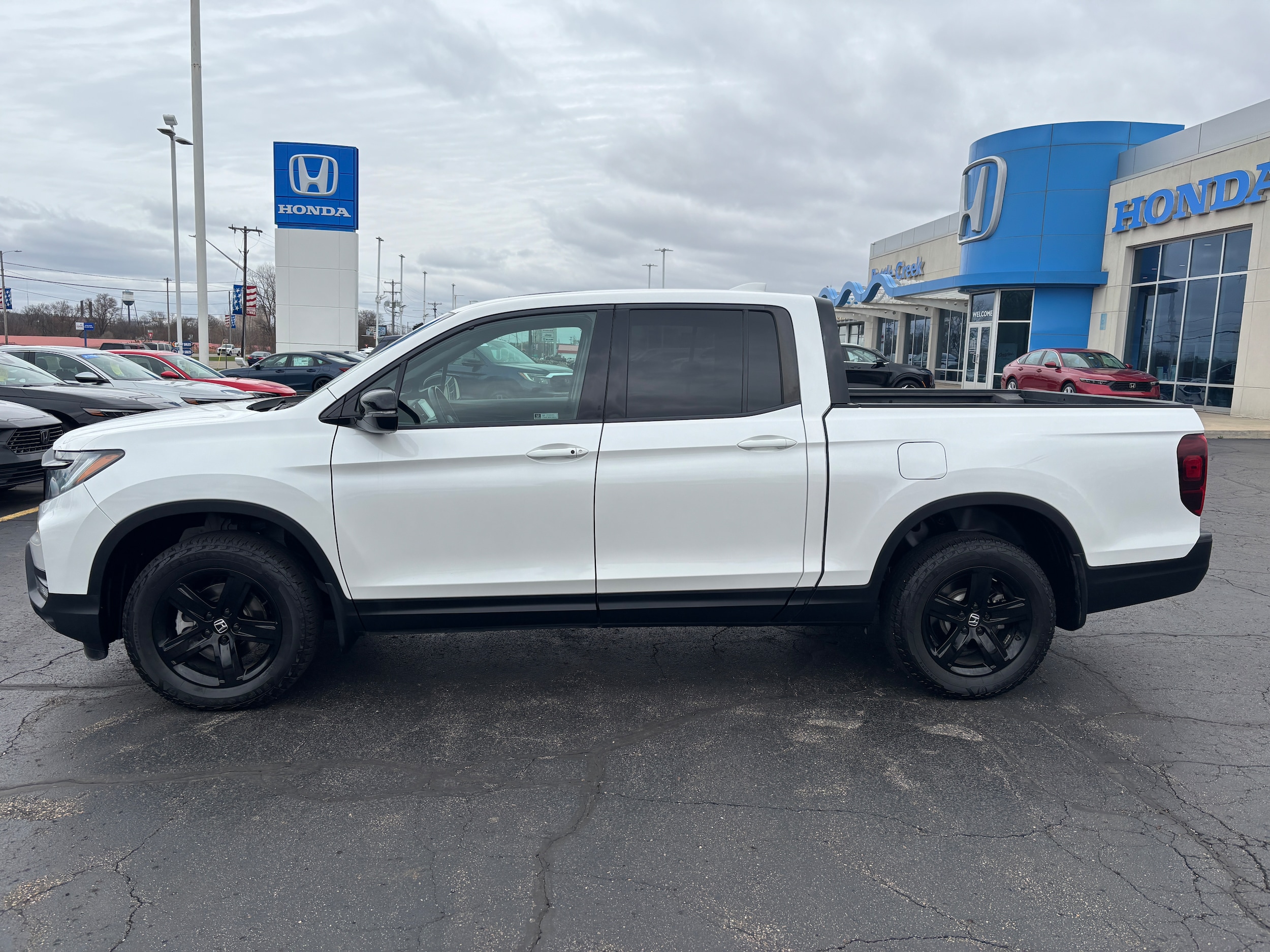 2023 Honda Ridgeline Black Edition's photo