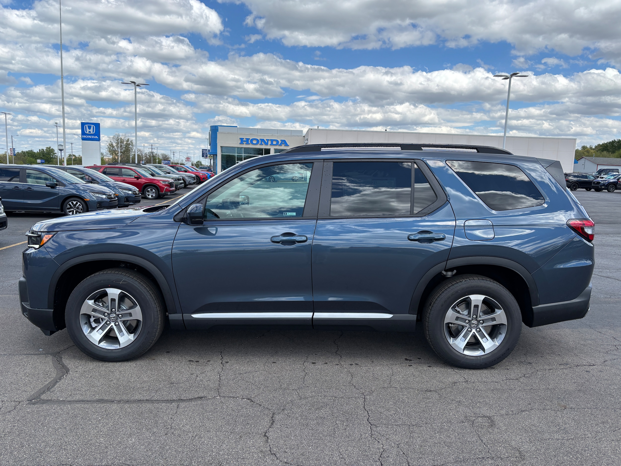 2026 Honda Pilot EX-L AWD's photo