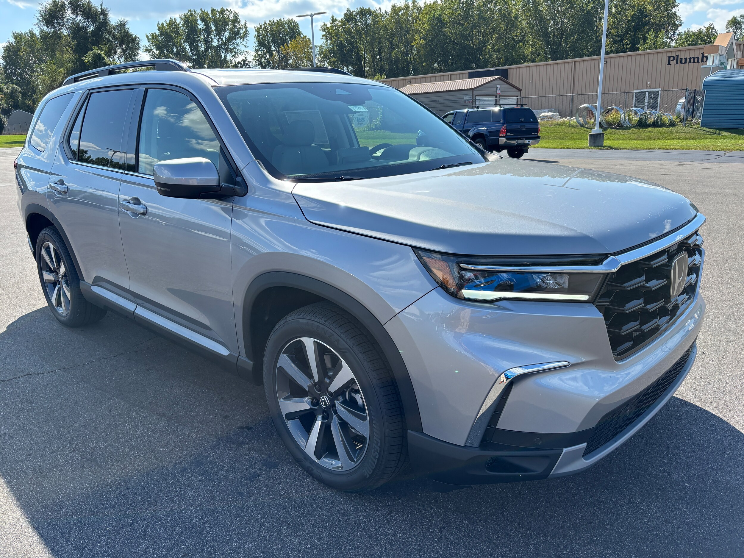 2025 Honda Pilot Touring photo 4