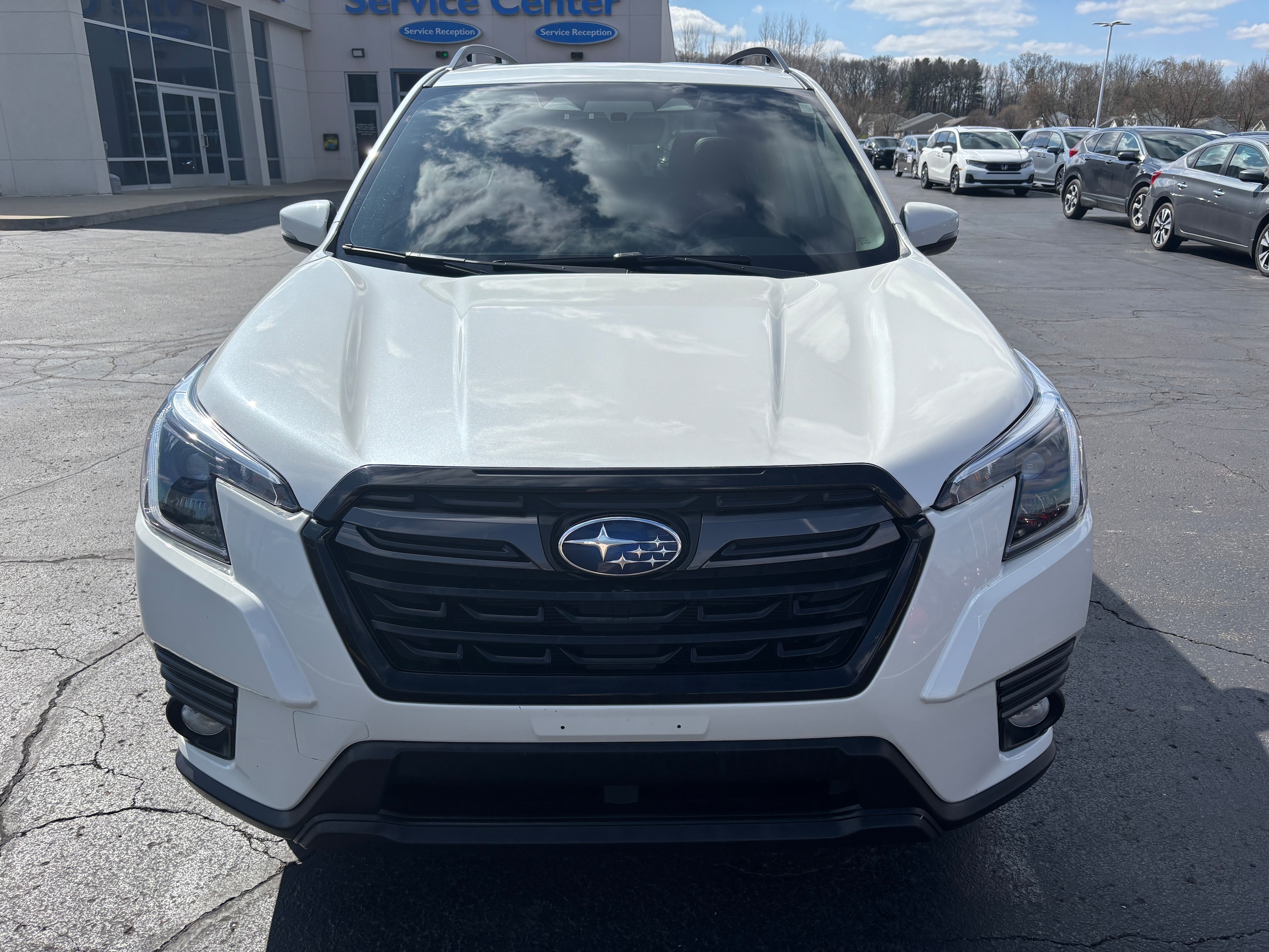 Used 2022 Subaru Forester Limited with VIN JF2SKAPC9NH449793 for sale in Battle Creek, MI