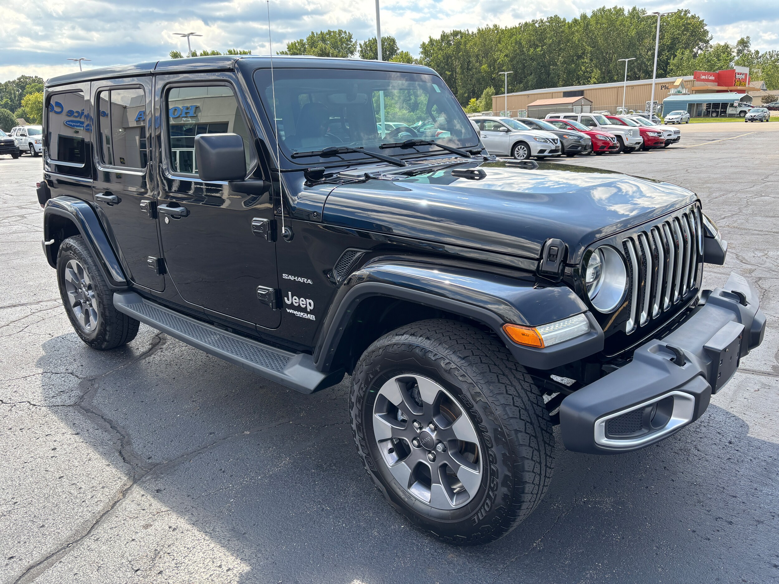 2019 Jeep Wrangler Unlimited Sahara photo 4