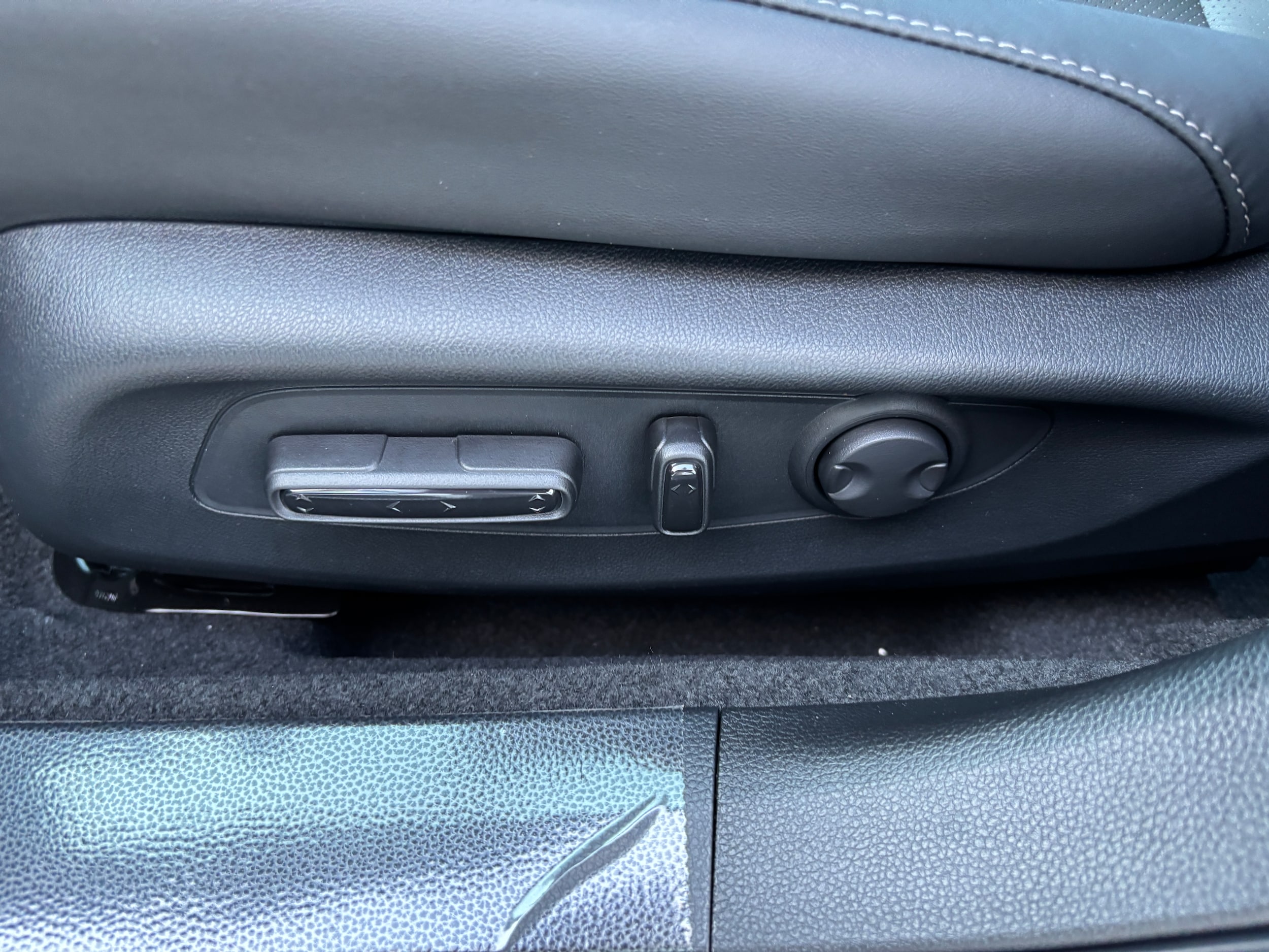 2025 Honda Accord Hybrid EX-L - Photo 10