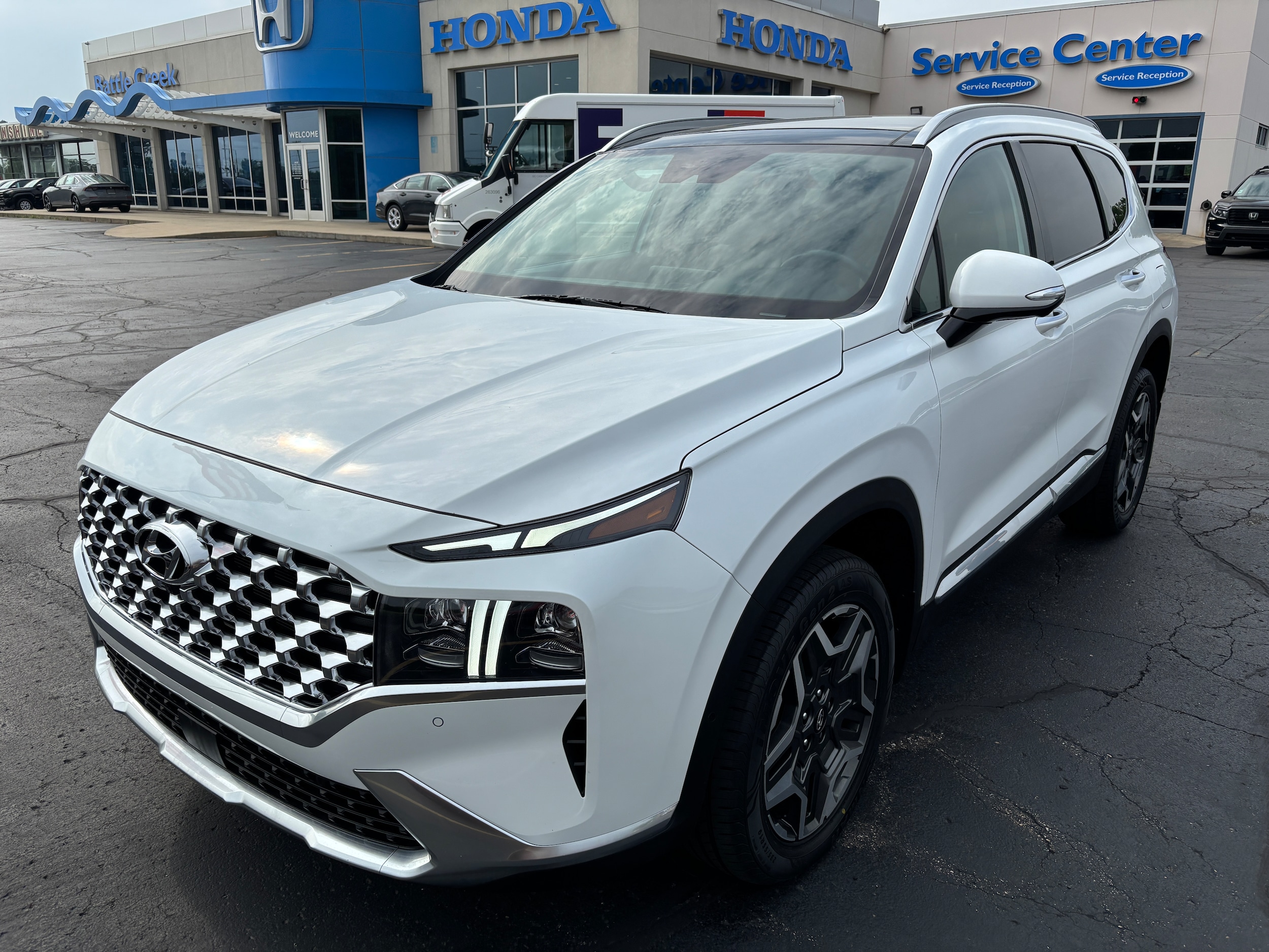 Used 2021 Hyundai Santa Fe Limited with VIN 5NMS4DAL7MH331807 for sale in Battle Creek, MI