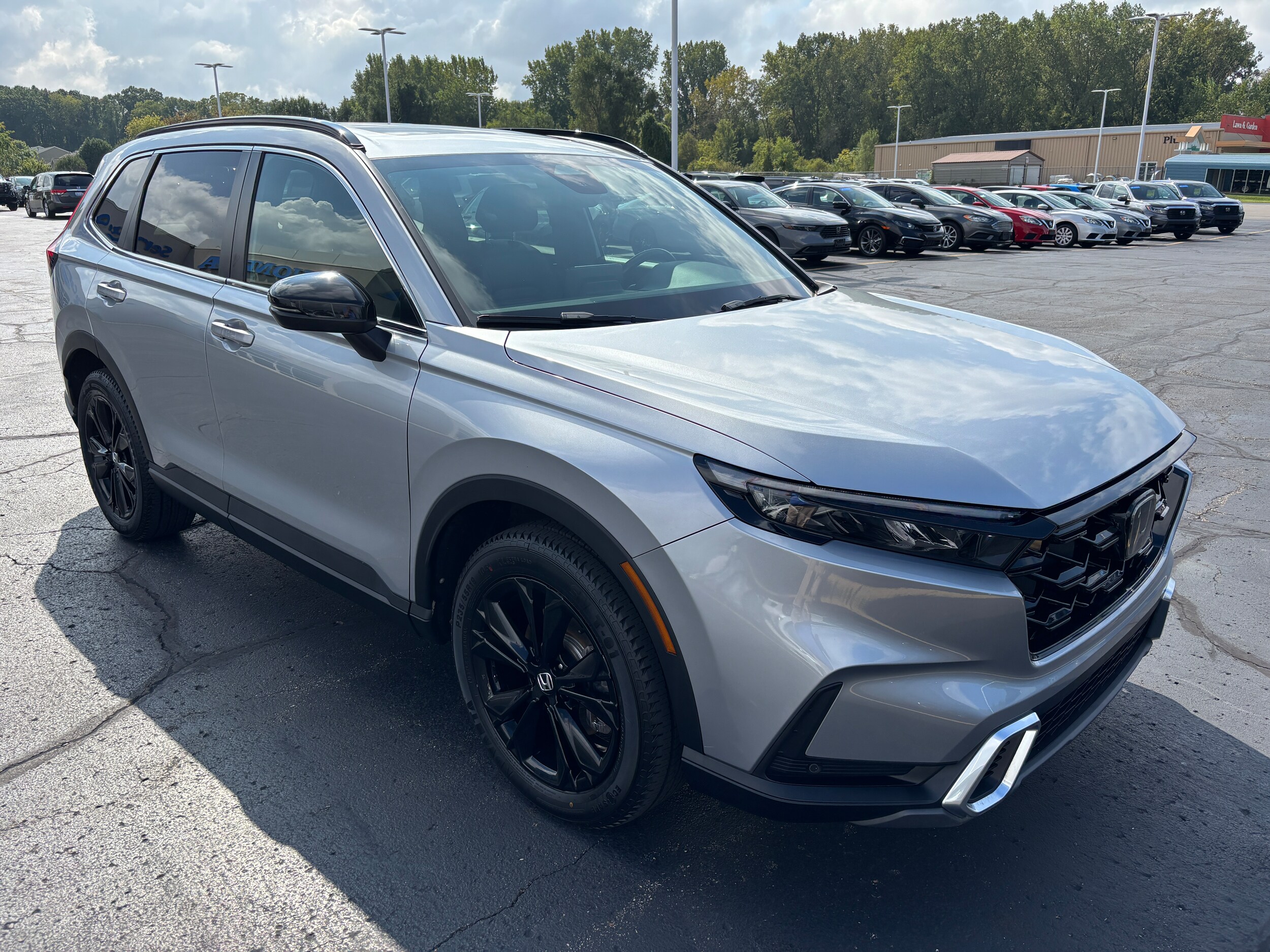 2023 Honda CR-V Hybrid Sport Touring photo 2