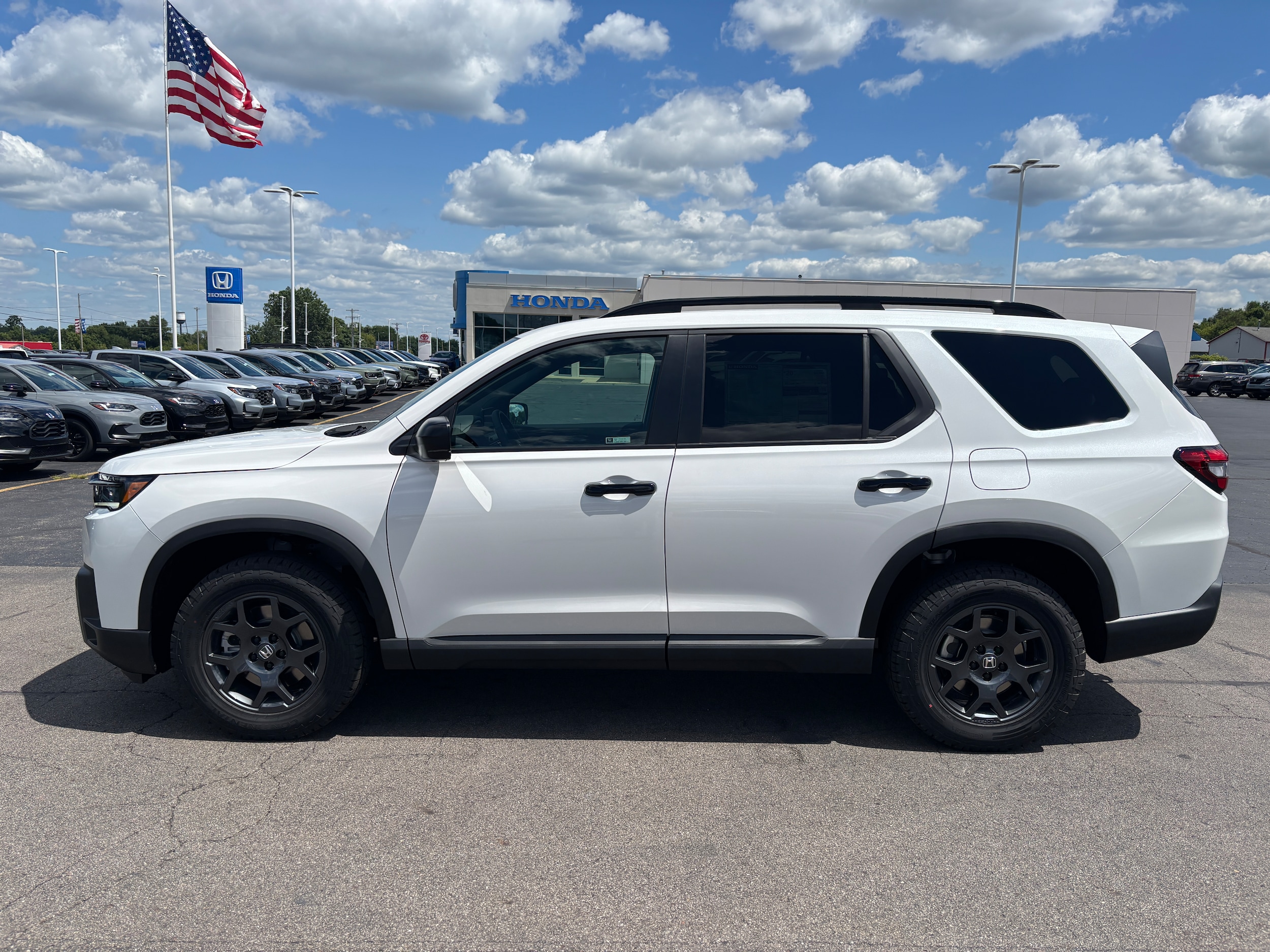 Platinum White Pearl 2026 Honda Pilot SUV / Crossover All-Wheel Drive Automatic