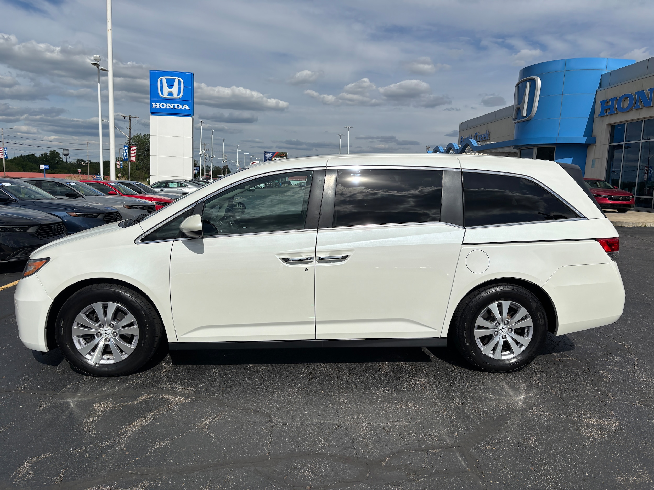 2015 Honda Odyssey EX-L with DVD Rear Entertainment System's photo