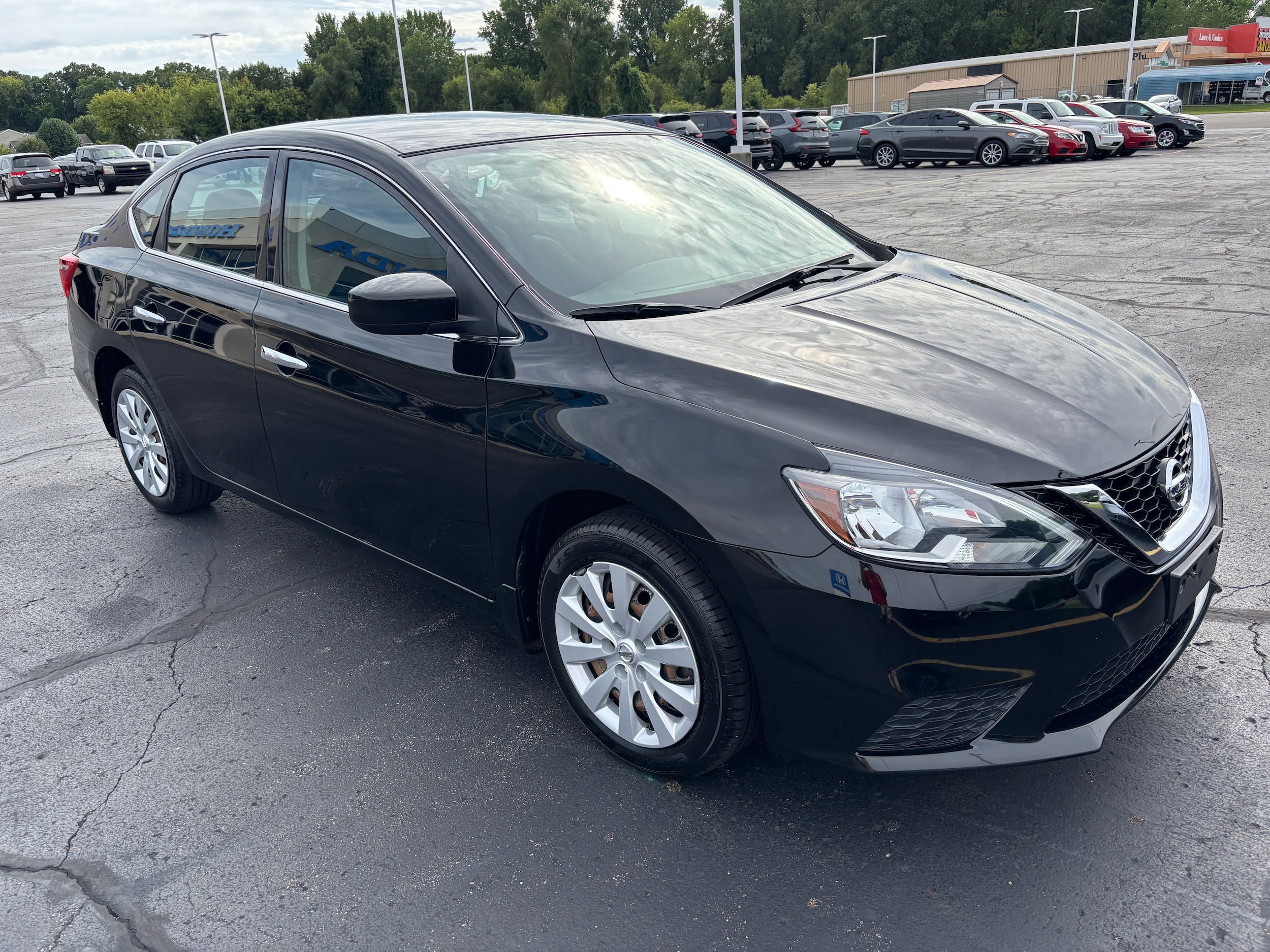 Used 2017 Nissan Sentra S with VIN 3N1AB7AP3HY249965 for sale in Springfield, MI