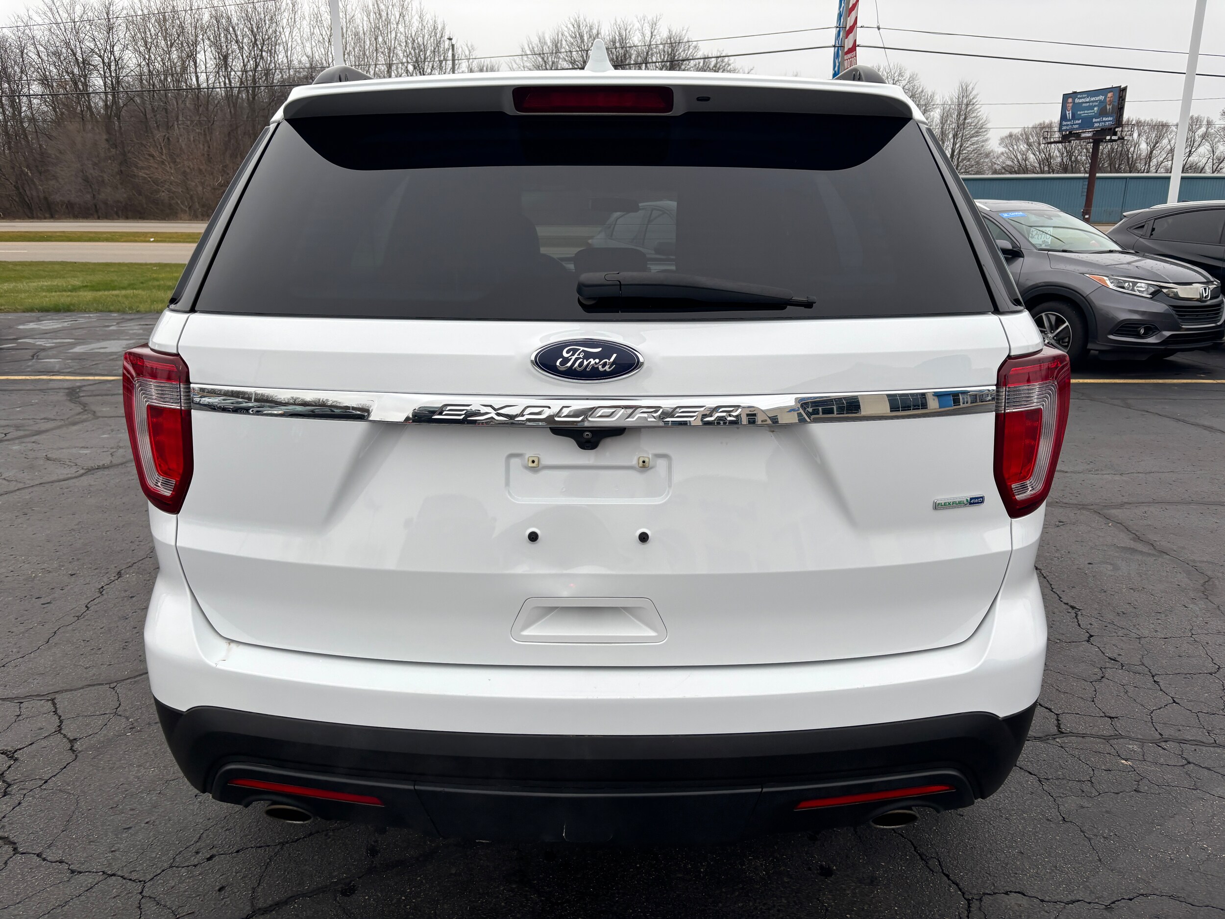 2016 Ford Explorer Base photo 4