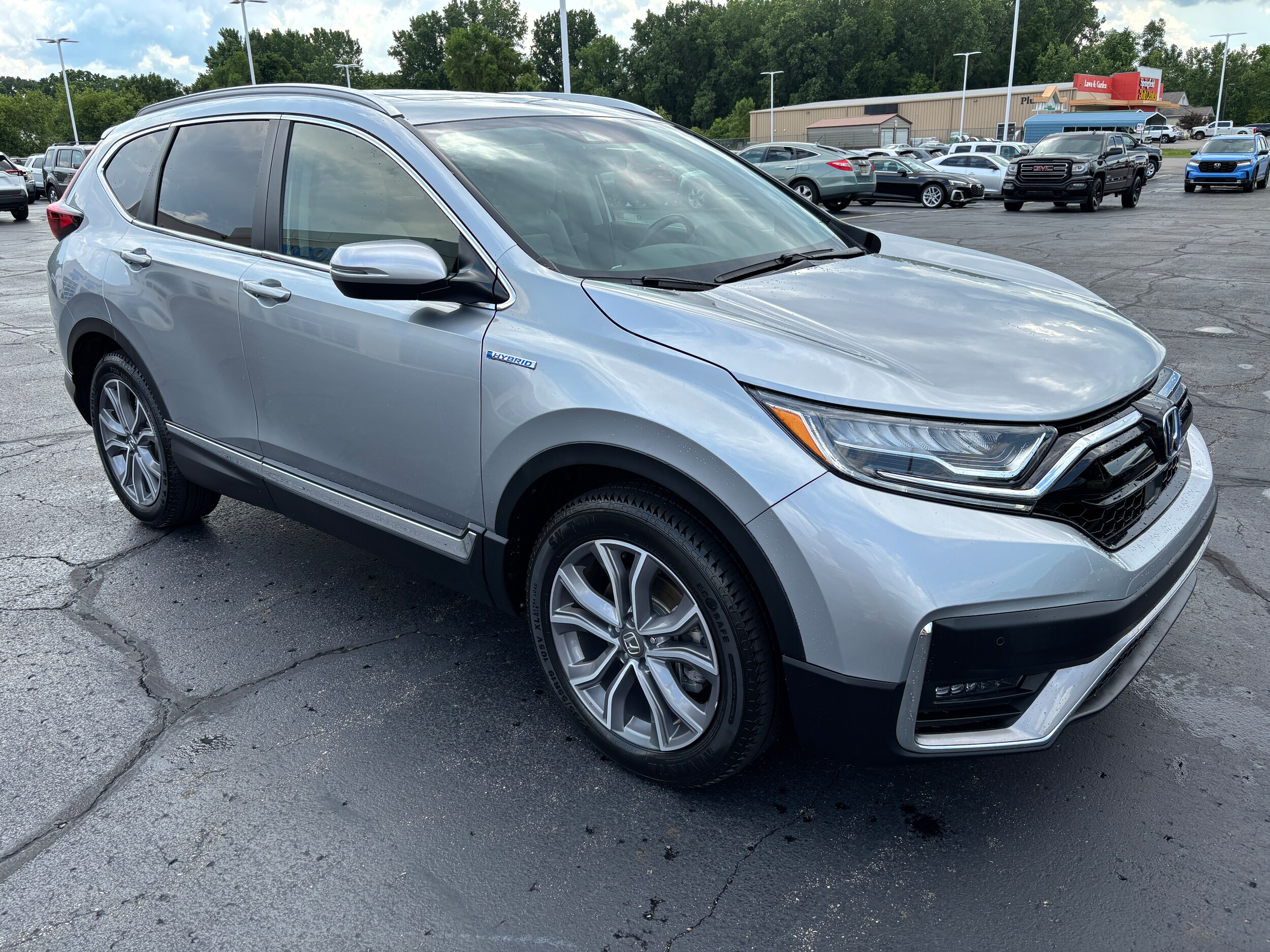 2022 Honda CR-V Hybrid Touring photo 2