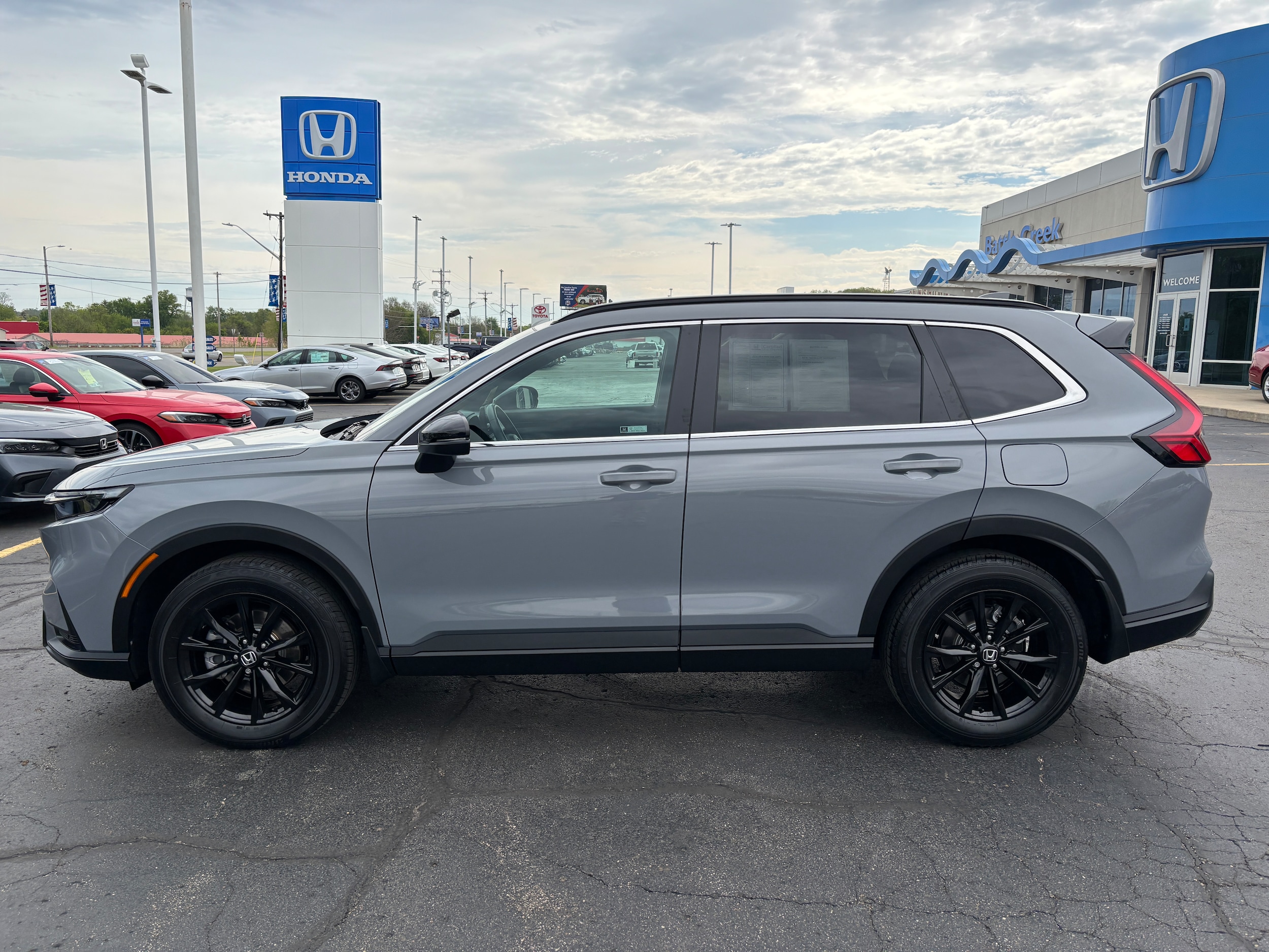 2024 Honda CR-V Hybrid Sport-L AWD's photo