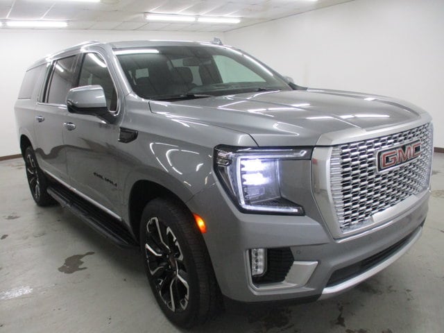 Sterling 2023 GMC Yukon XL SUV / Crossover Four-Wheel Drive Automatic