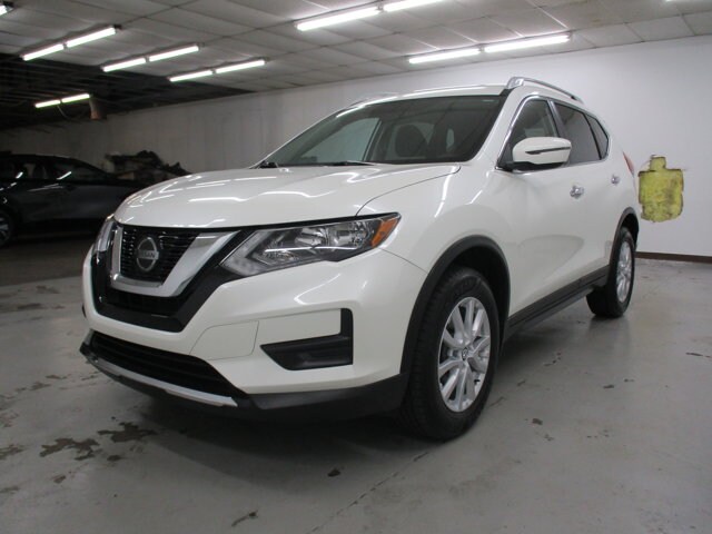 2018 Nissan Rogue SV photo 3