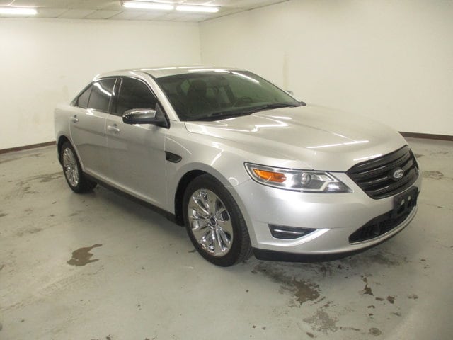 2010 Ford Taurus Limited AWD's photo