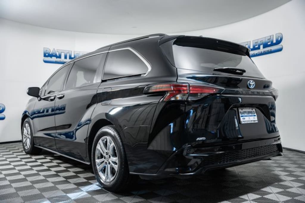 Used 2022 Toyota Sienna XSE Van Passenger Van