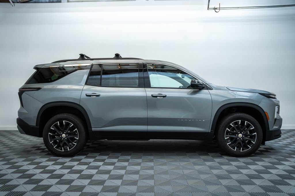 New 2026 Chevrolet Traverse LT SUV