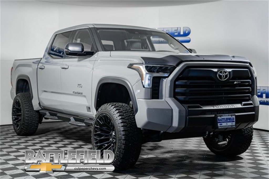 2024 Toyota Tundra SR5's photo