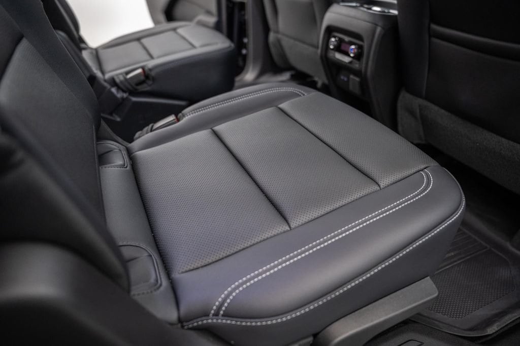 2026 Chevrolet Traverse LT - Photo 32