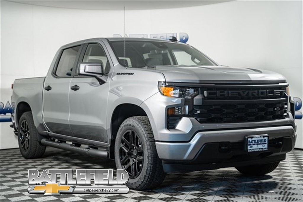 2026 Chevrolet Silverado Custom's photo