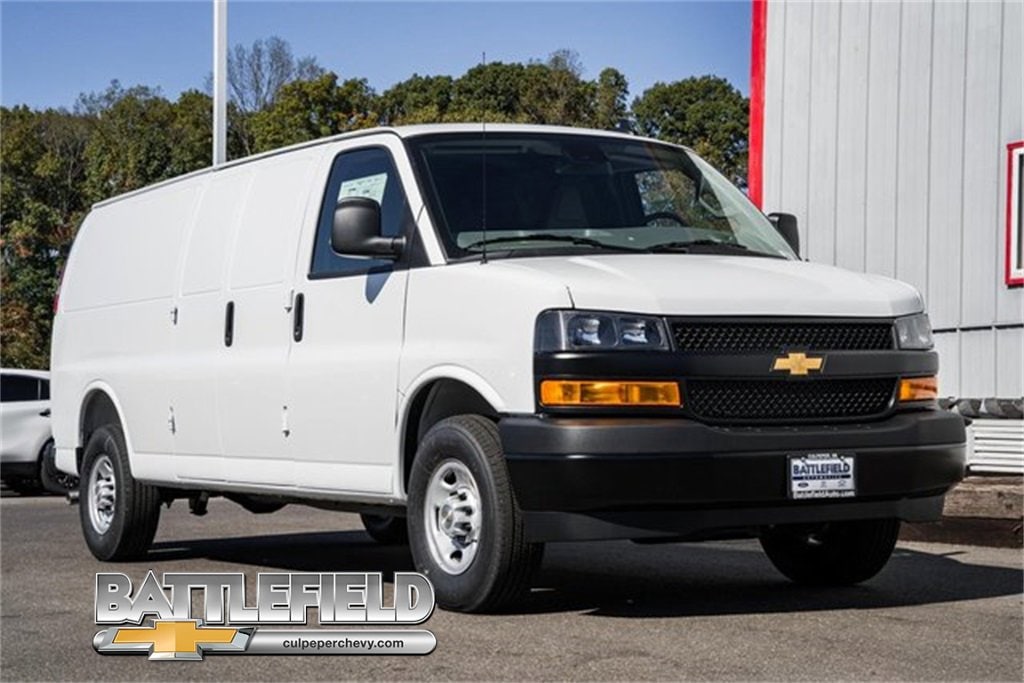 2025 Chevrolet Express Cargo Work Van's photo