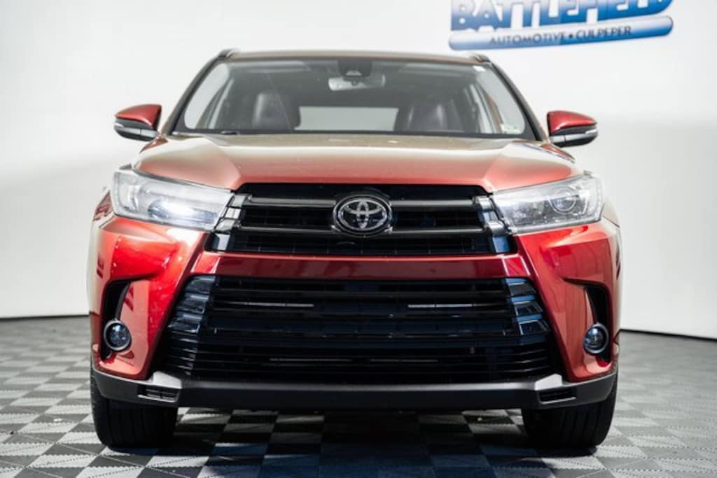 Used 2019 Toyota Highlander SE SUV