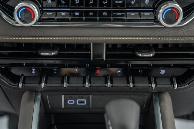 2026 Chevrolet Colorado ZR2 - Photo 28