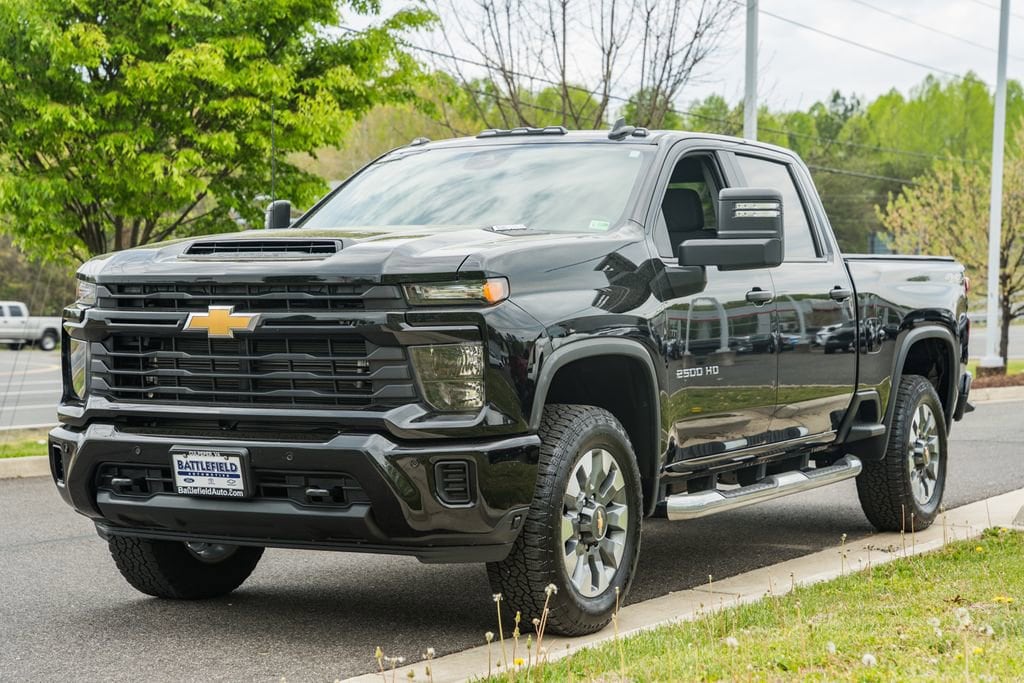 Used 2025 Chevrolet Silverado 2500 HD Custom Truck Crew Cab