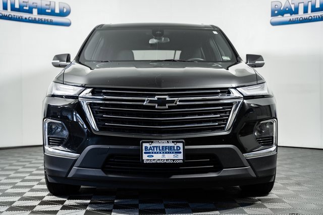2023 Chevrolet Traverse Cloth photo 2