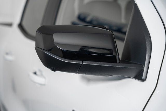 2026 Chevrolet Colorado ZR2 - Photo 17