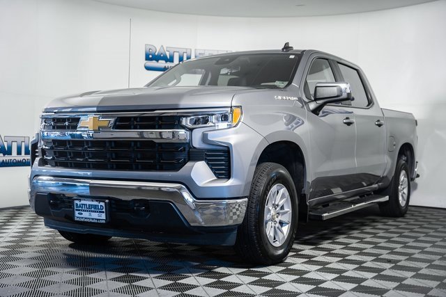 2025 Chevrolet Silverado 1500 LT photo 3