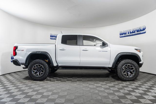 2026 Chevrolet Colorado ZR2 - Photo 11