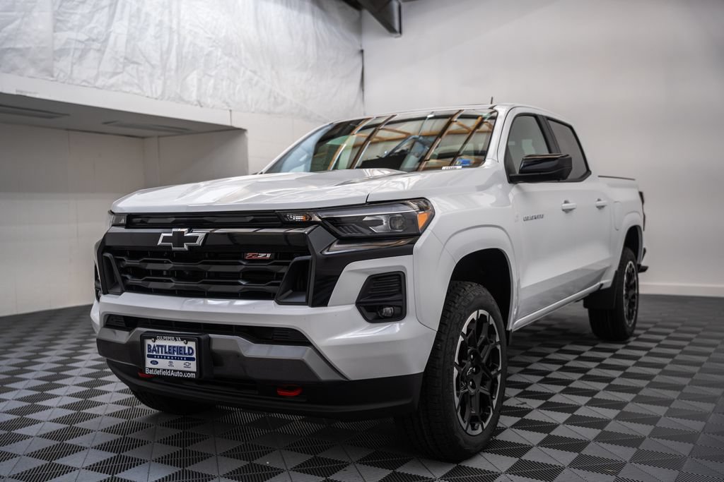 2026 Chevrolet Colorado Z71 - Photo 3
